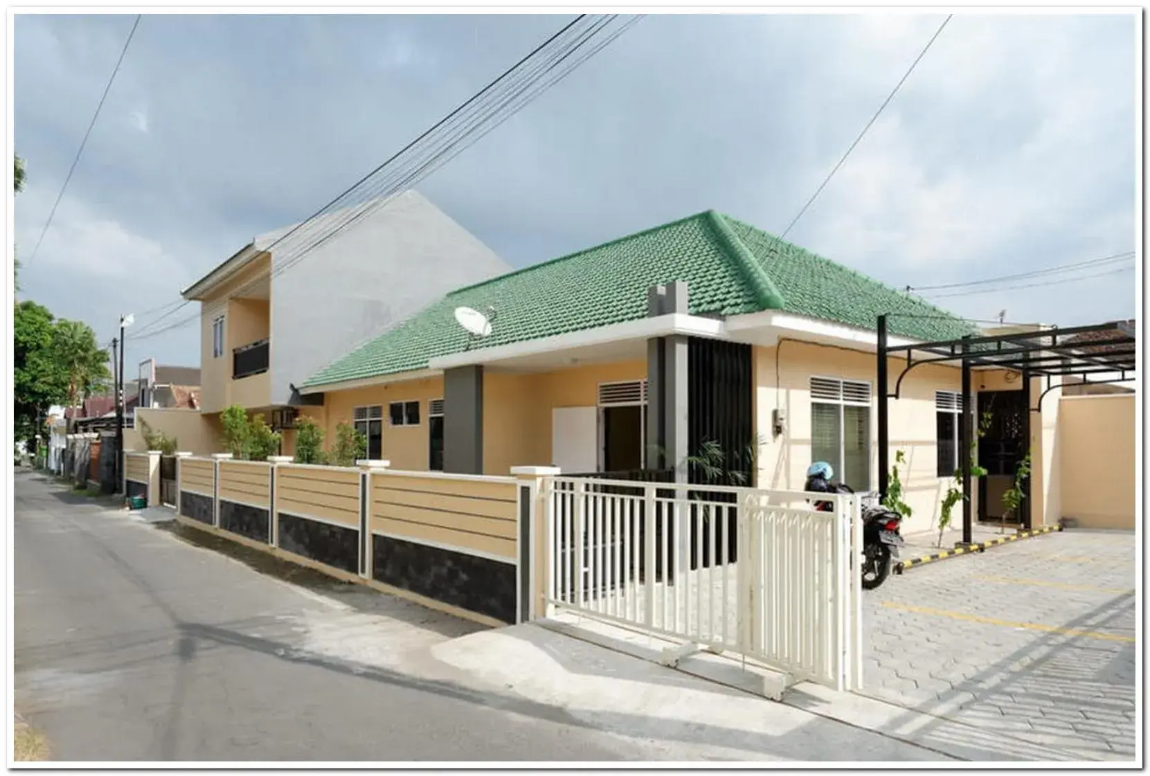 Property building in RedDoorz near Gejayan 3 Property building in RedDoorz near Gejayan 3