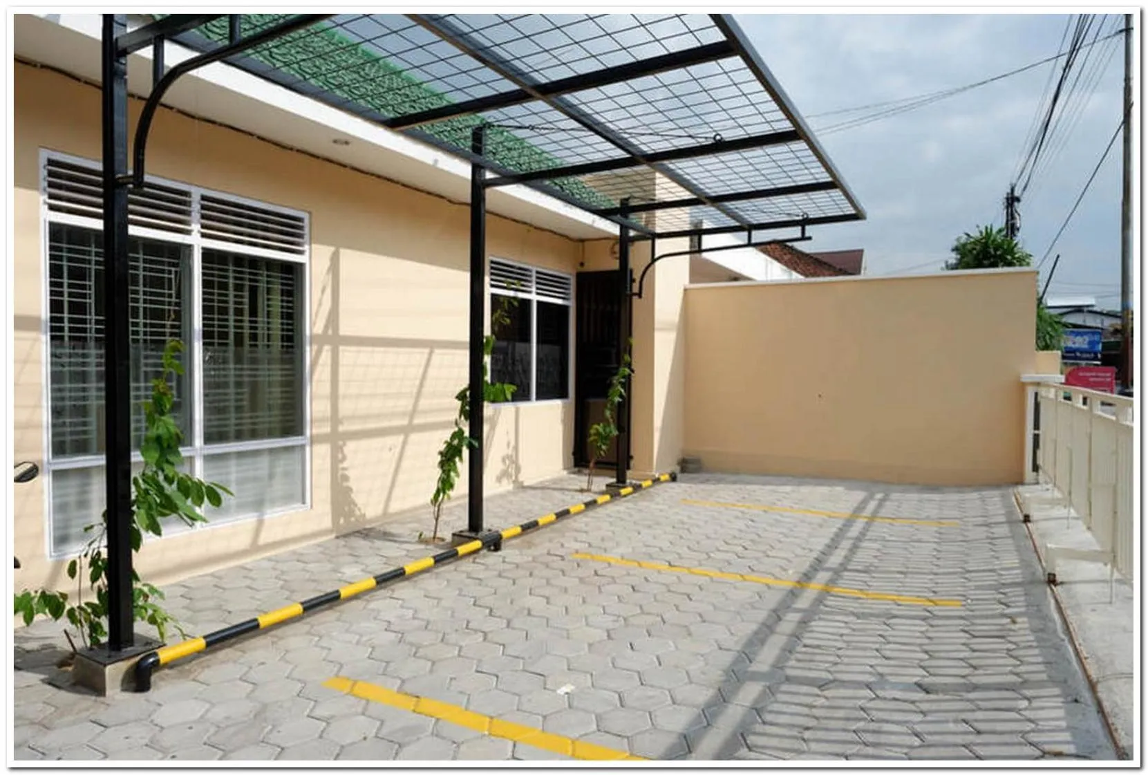 Property building in RedDoorz near Gejayan 3