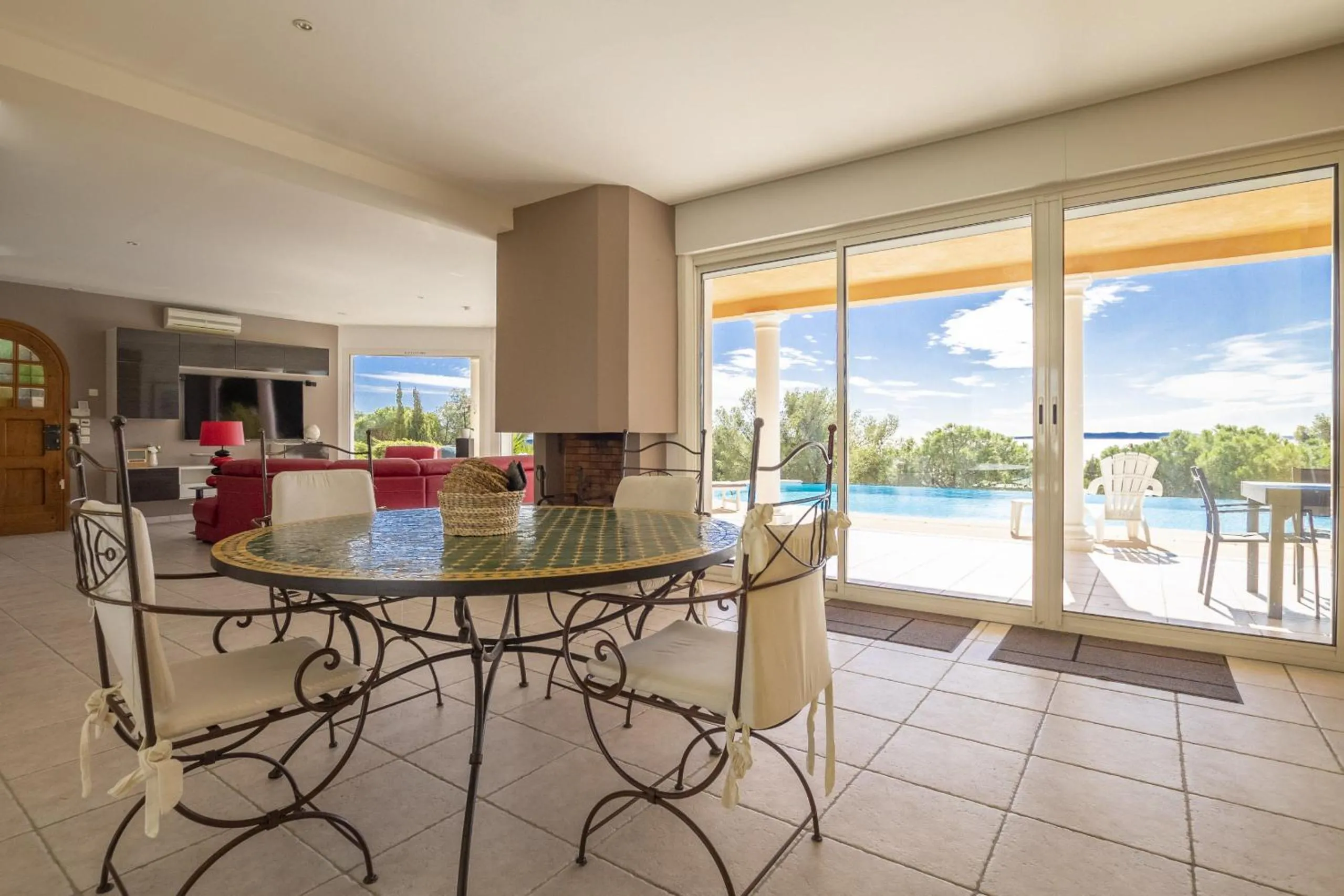 Dining area in Villa Lili Rose