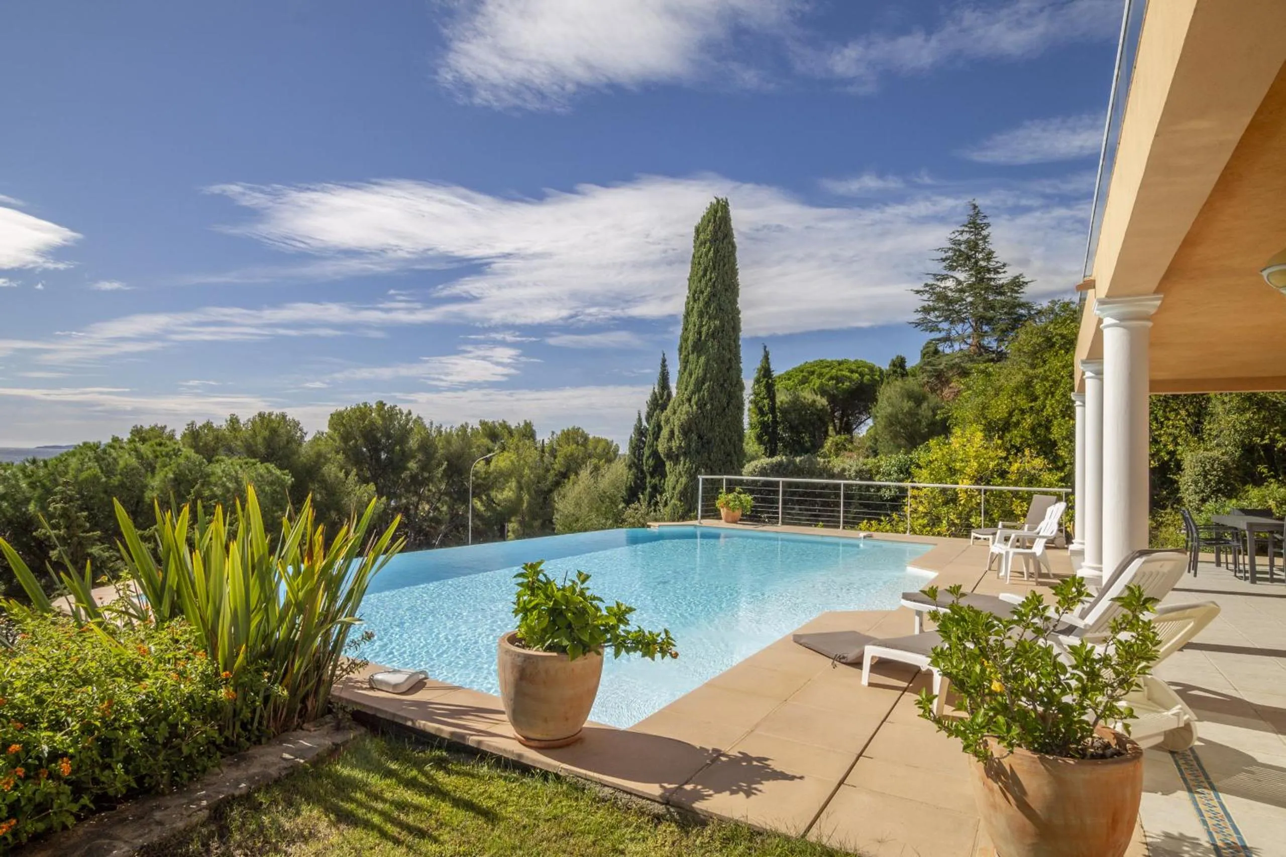 Swimming pool in Villa Lili Rose