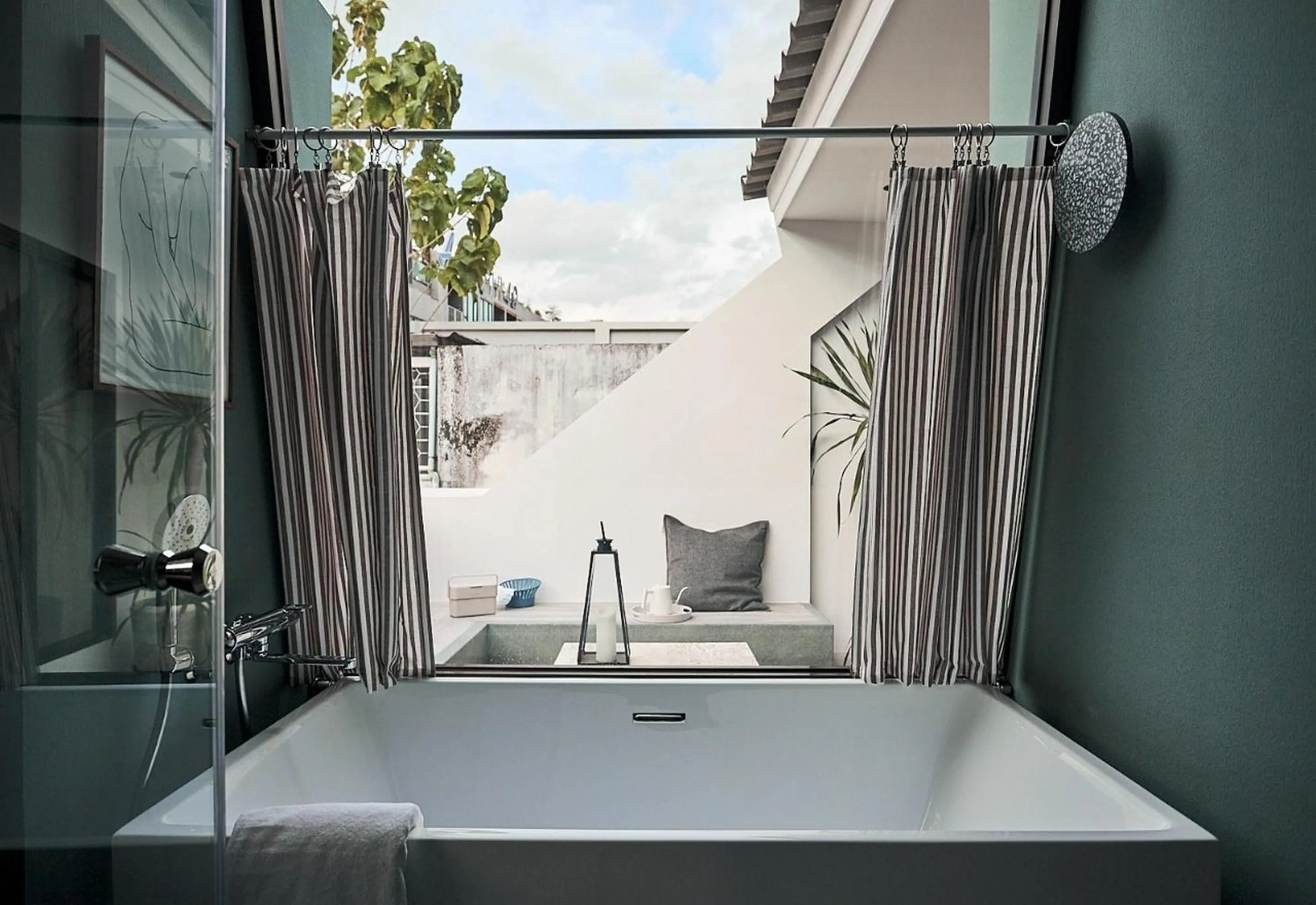 Bath in B House 49 Bangkok