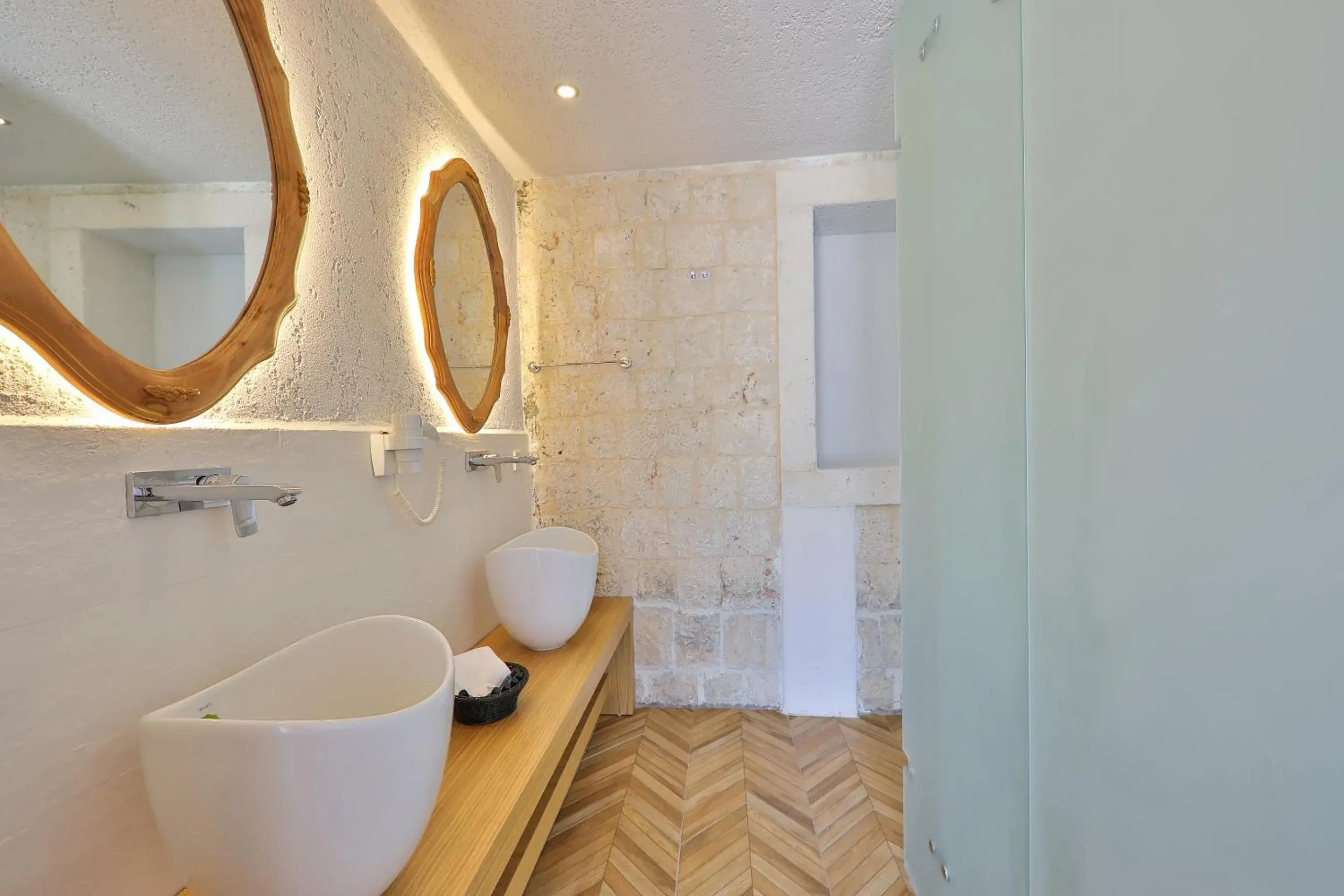 Deluxe Double Room with Balcony and Sea View in Atalante Hotel Deluxe Double Room with Balcony and Sea View in Atalante Hotel