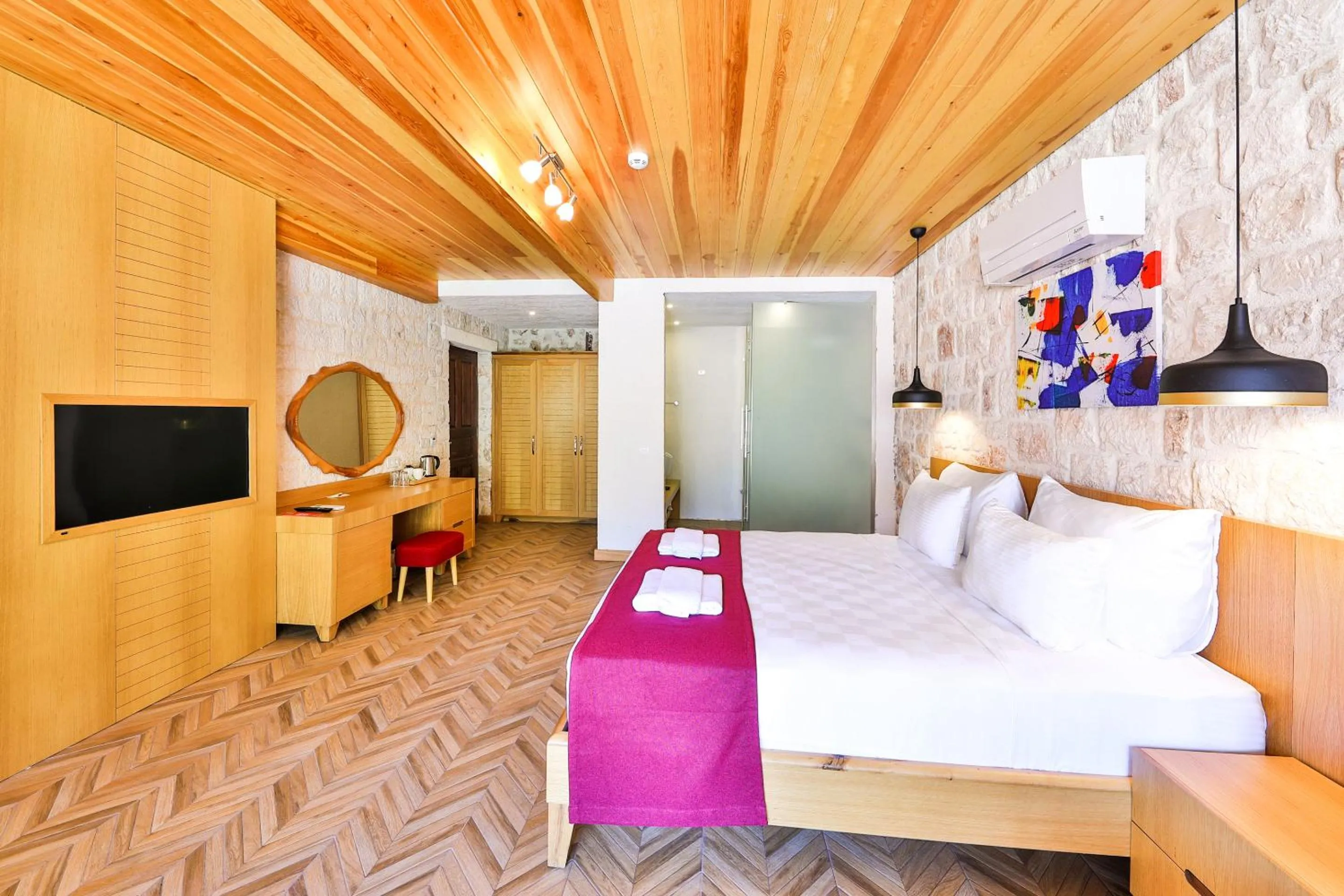 Photo of the whole room in Atalante Hotel