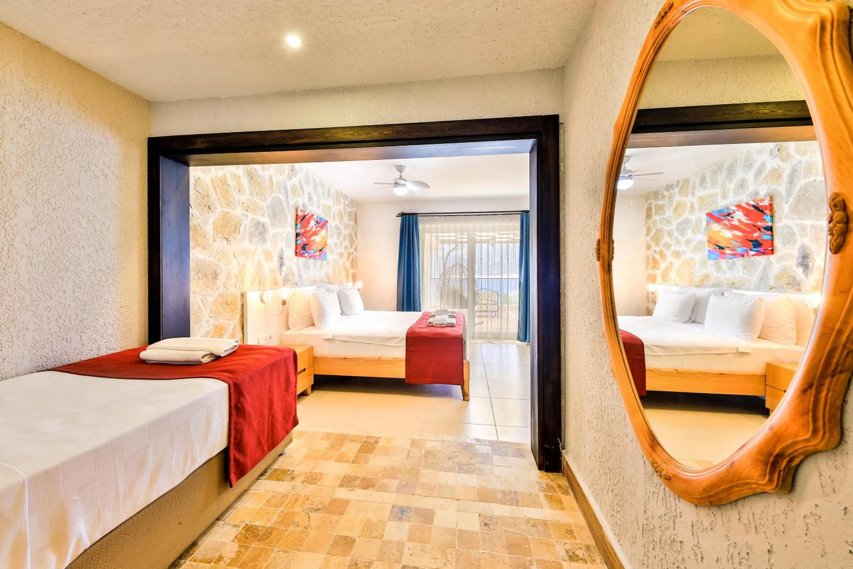 Photo of the whole room in Atalante Hotel