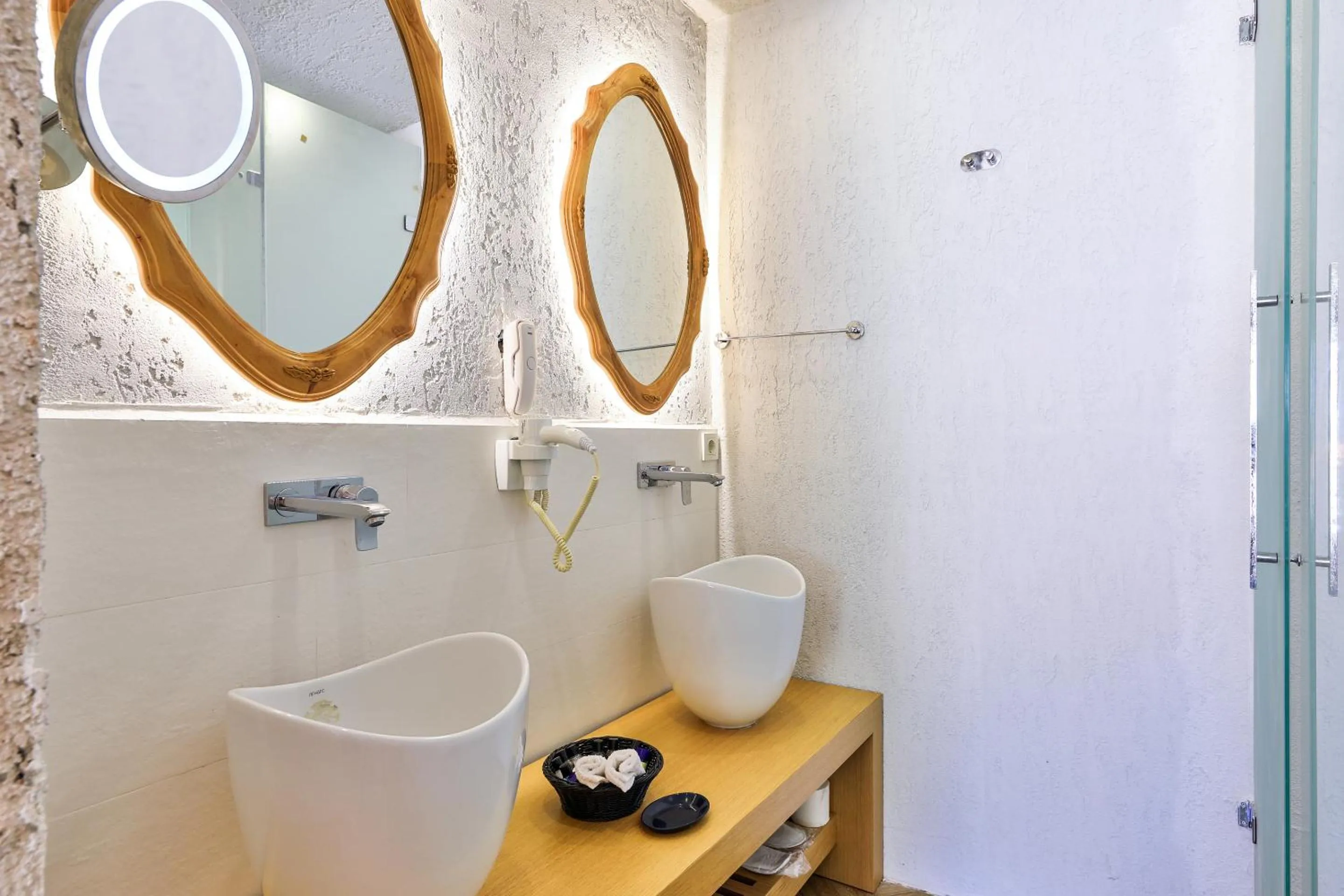 Bathroom in Atalante Hotel