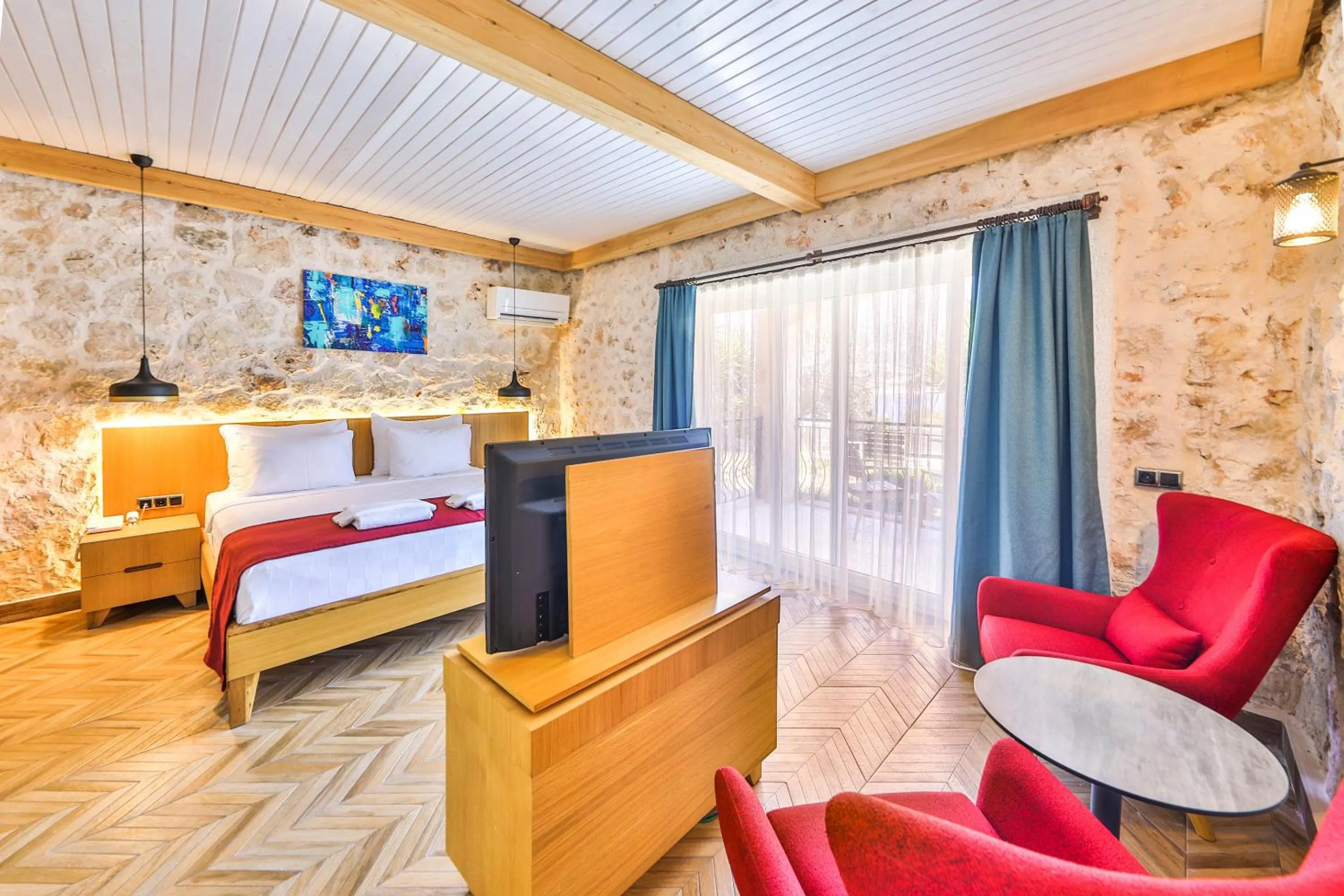 Photo of the whole room in Atalante Hotel