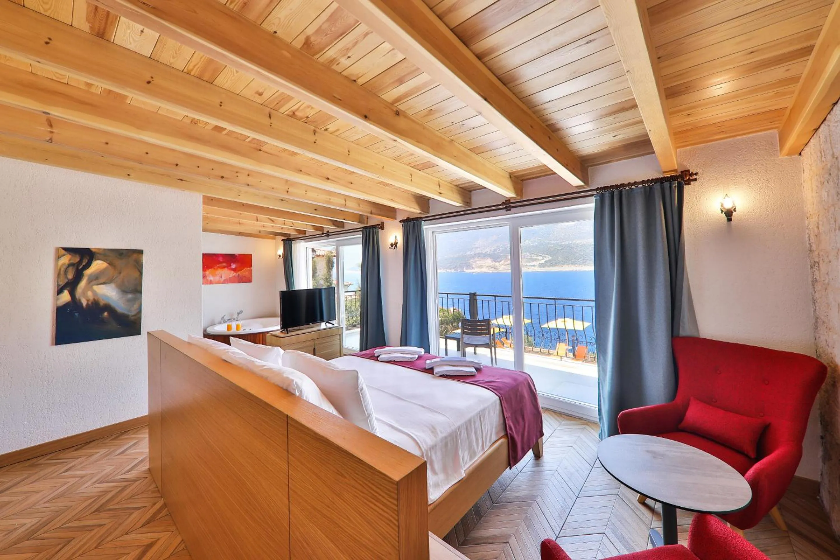 Hot Tub in Atalante Hotel