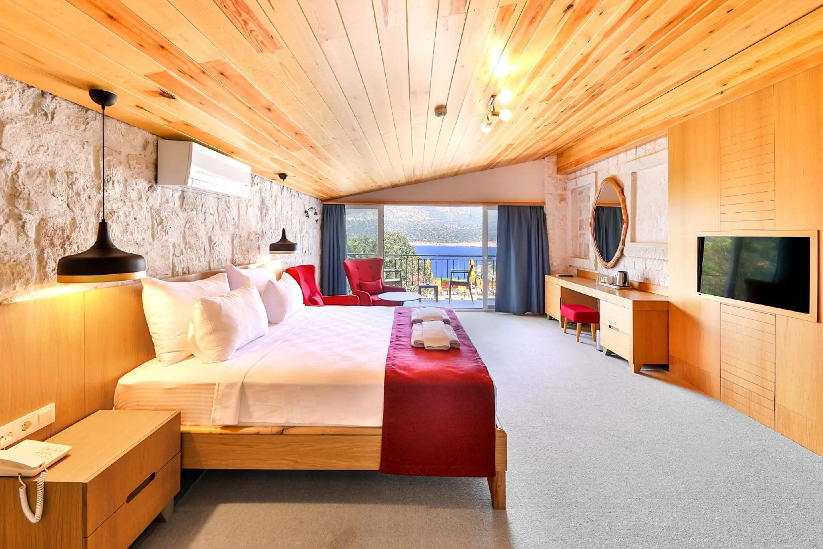 Photo of the whole room in Atalante Hotel