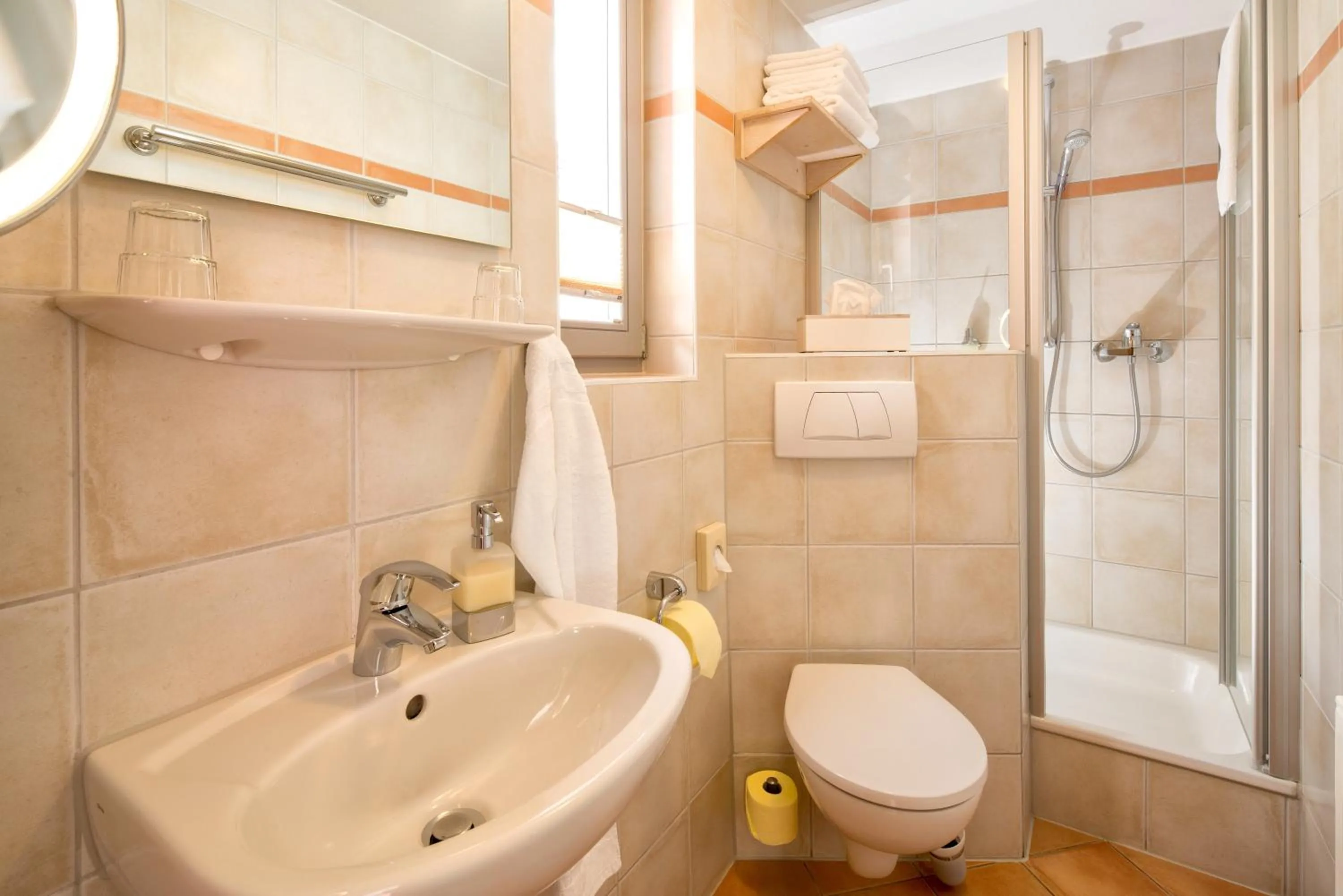 Shower in Arndt Hotel Garni