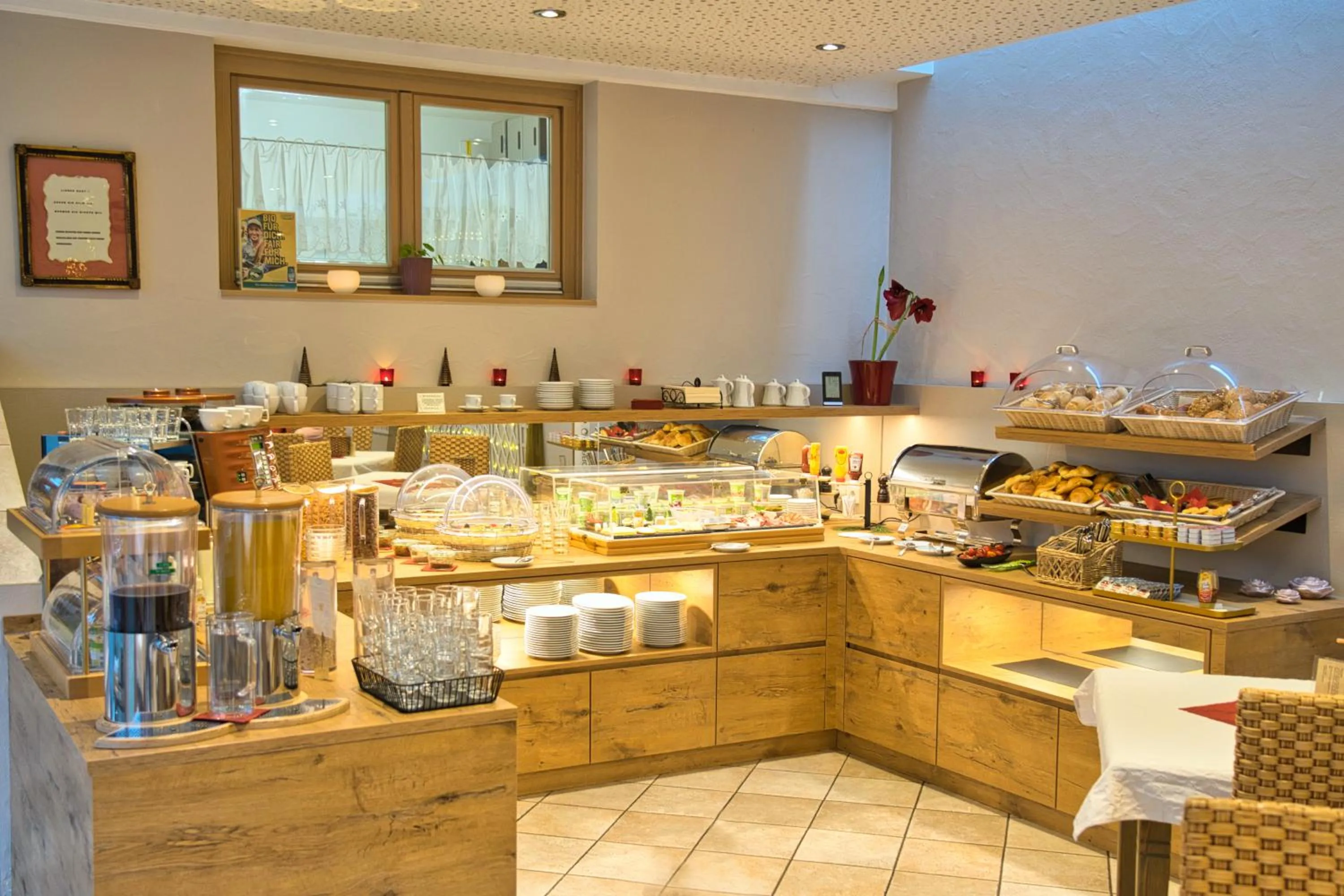 Food and drinks in Arndt Hotel Garni