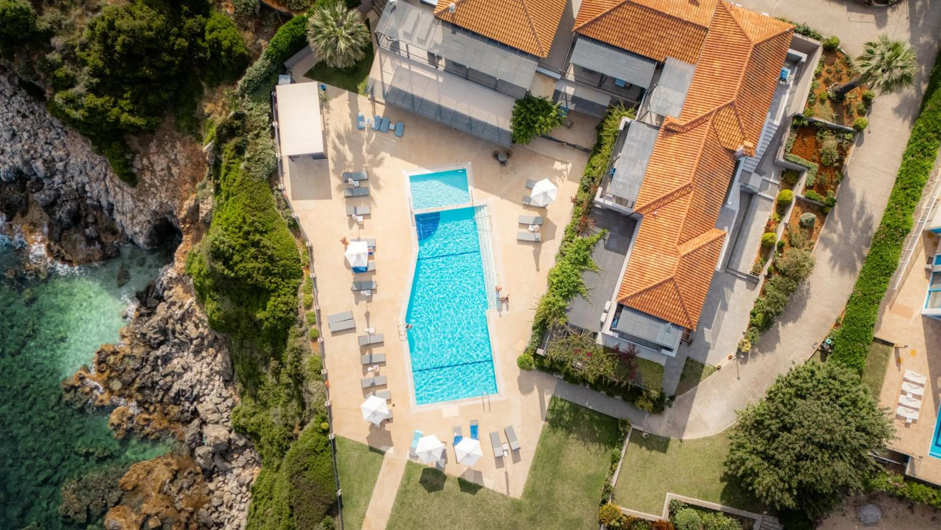 Blue Jasmine Hotel