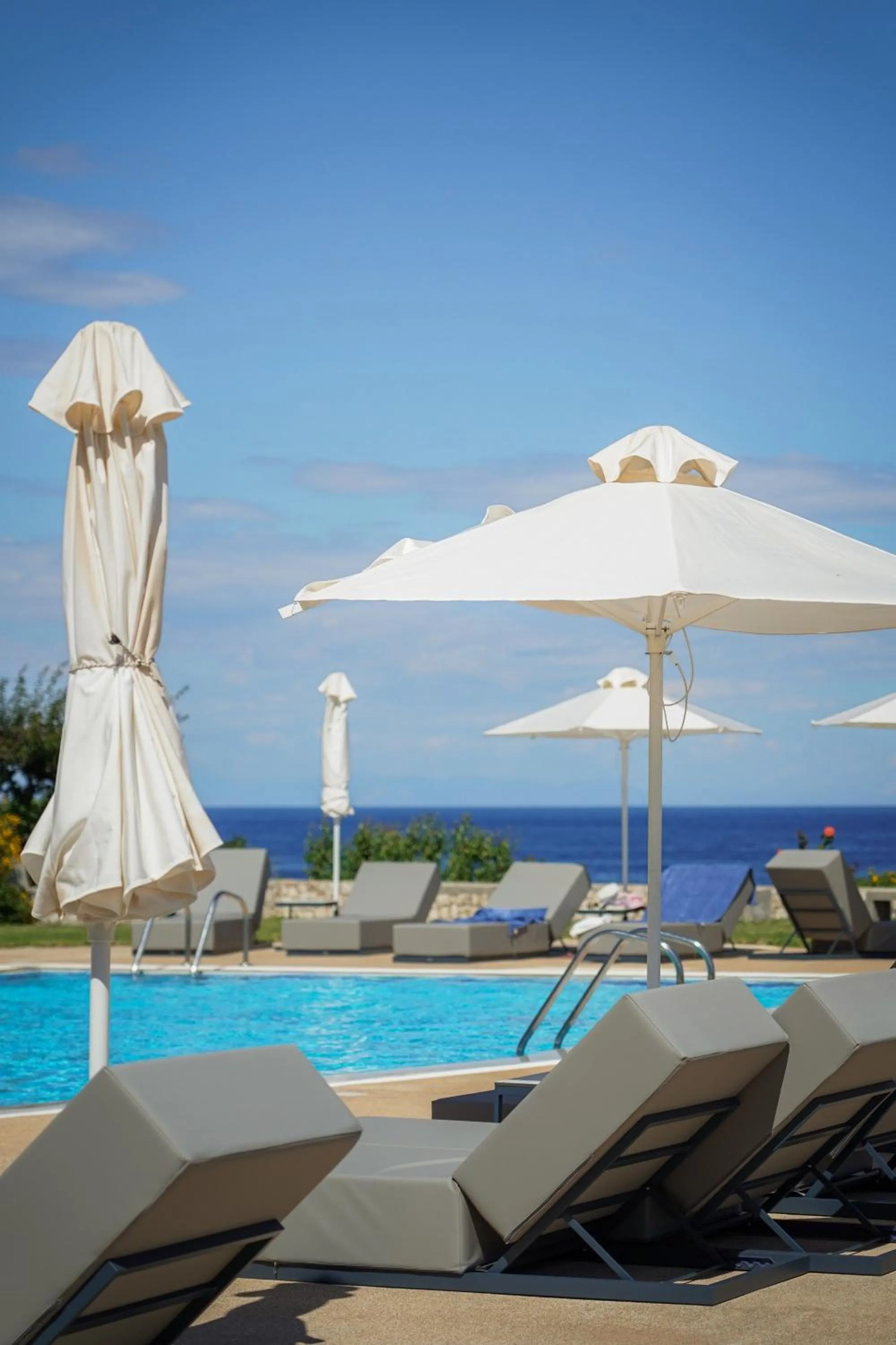 Blue Jasmine Hotel