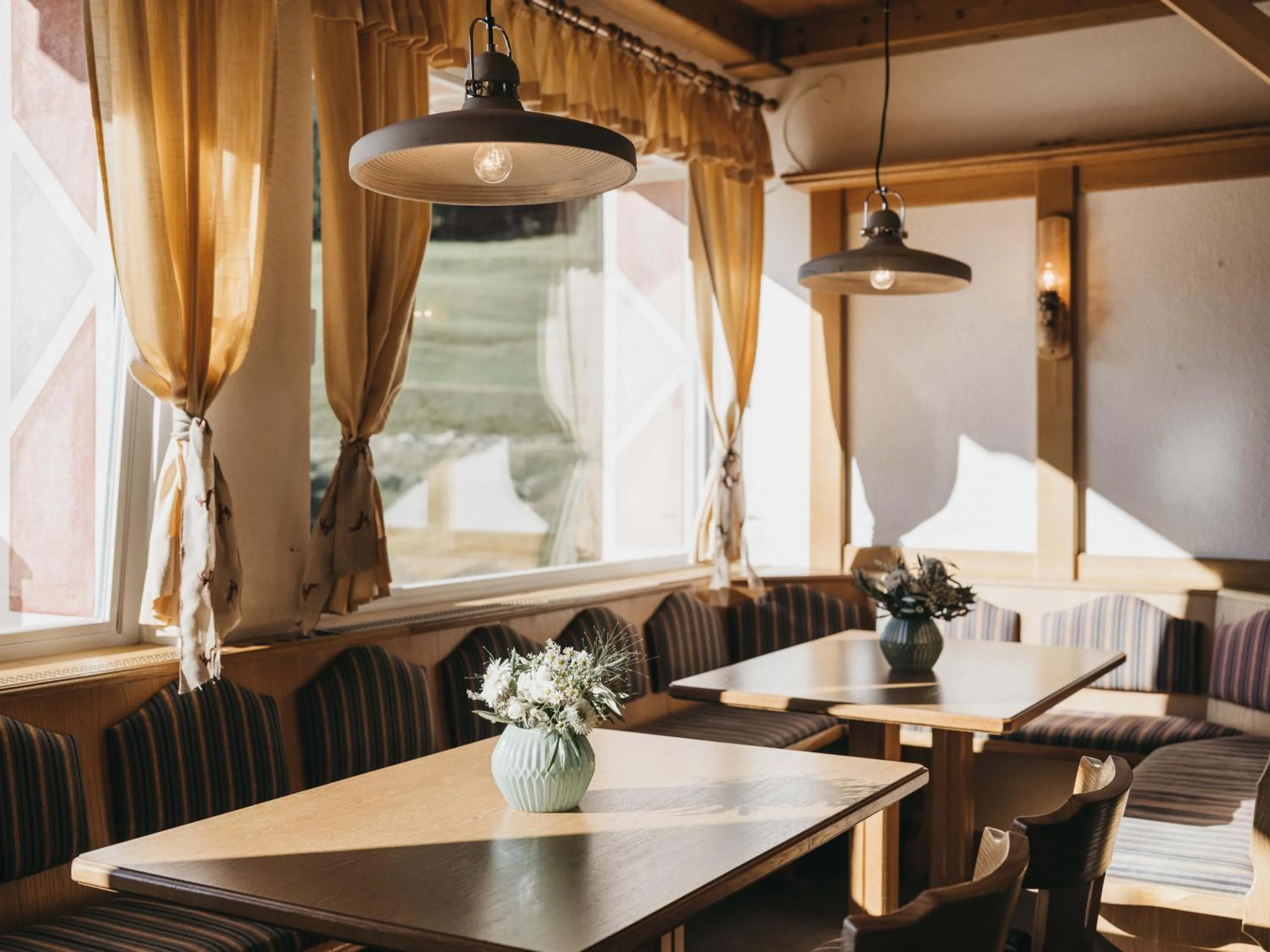 Restaurant/places to eat in Haus Bellevue