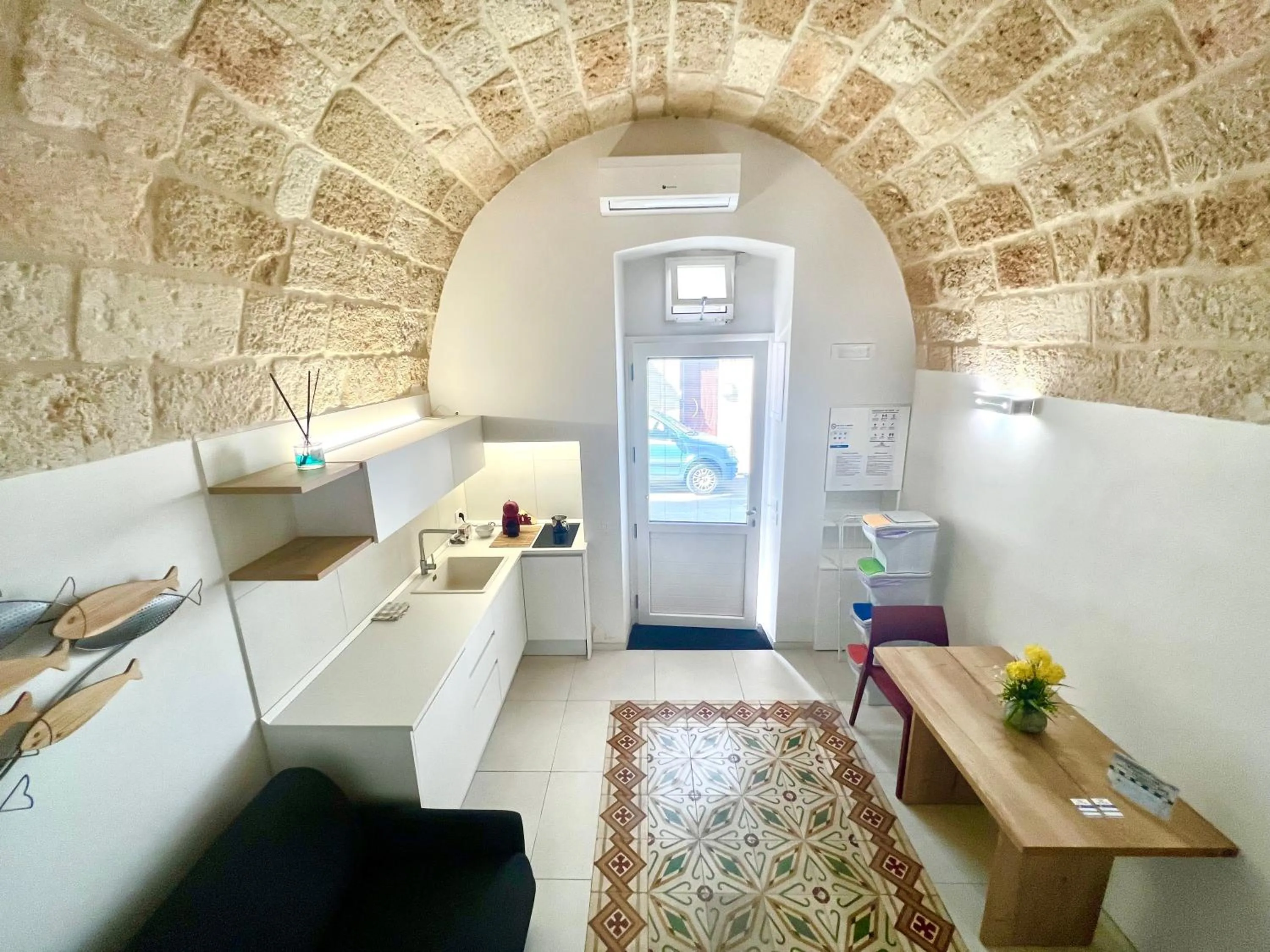 Kitchen or kitchenette in B&B Suite Amare Polignano