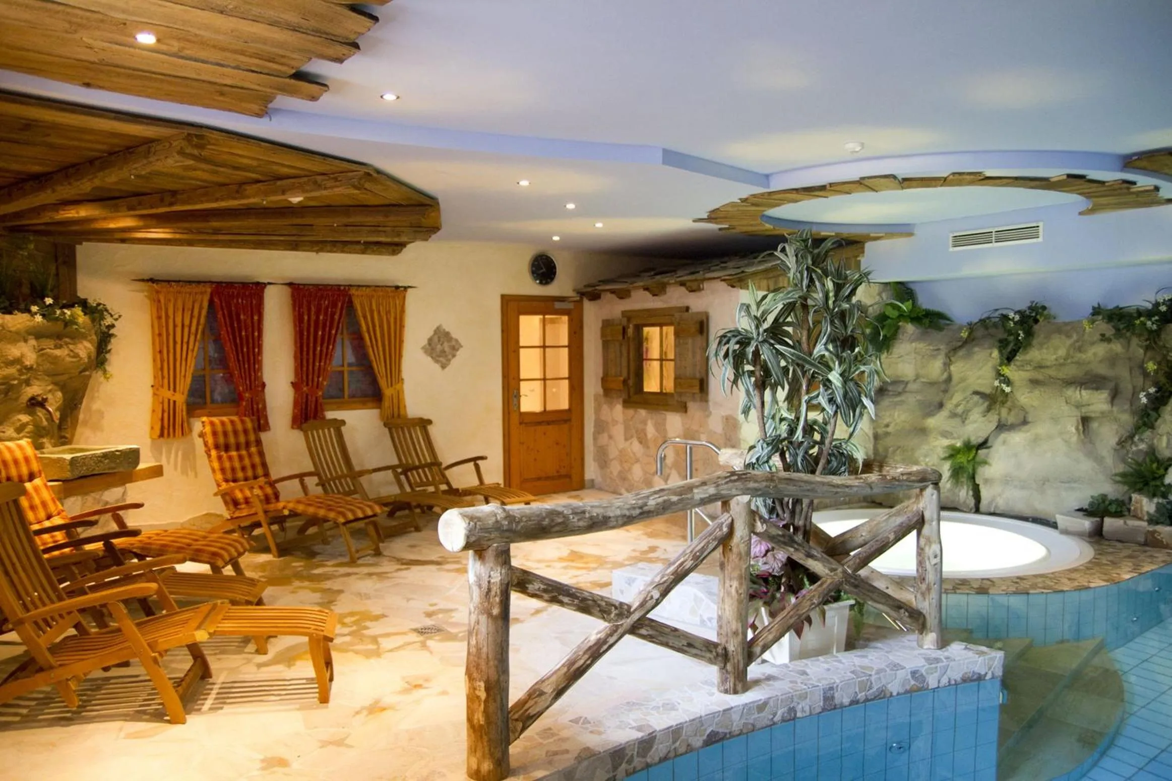 Swimming pool in Wellnesshotel Bürgerstuben