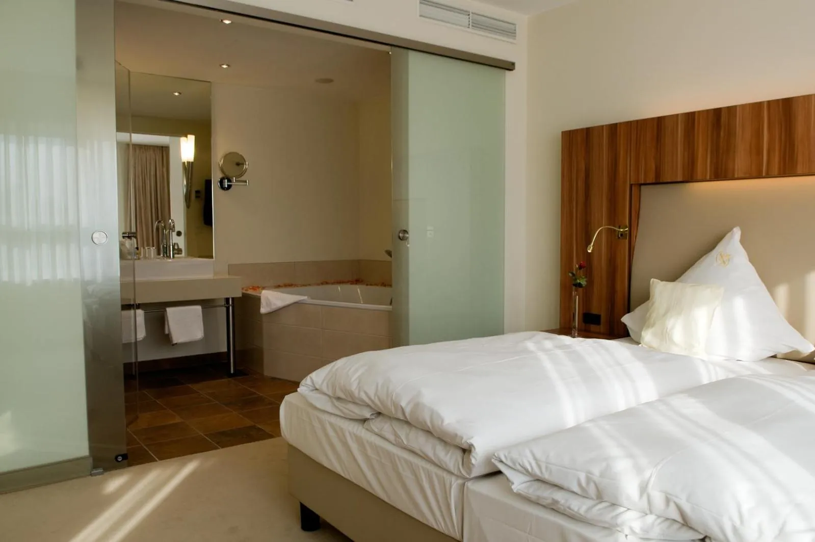 Photo of the whole room, Bed in Ringhotel Katharinen Hof