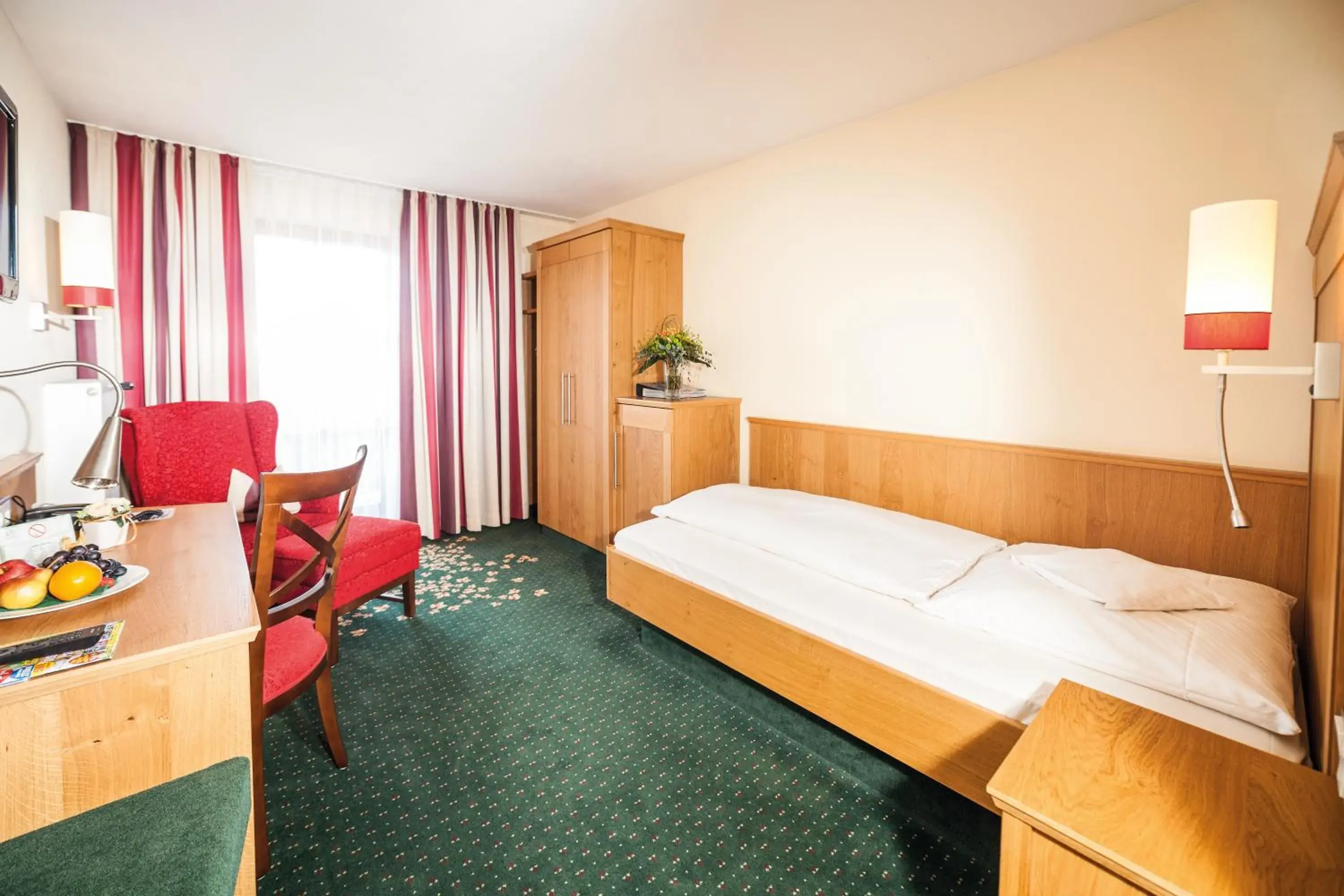 Single Room - South Side in SeeHotel Wassermann Single Room - South Side in SeeHotel Wassermann