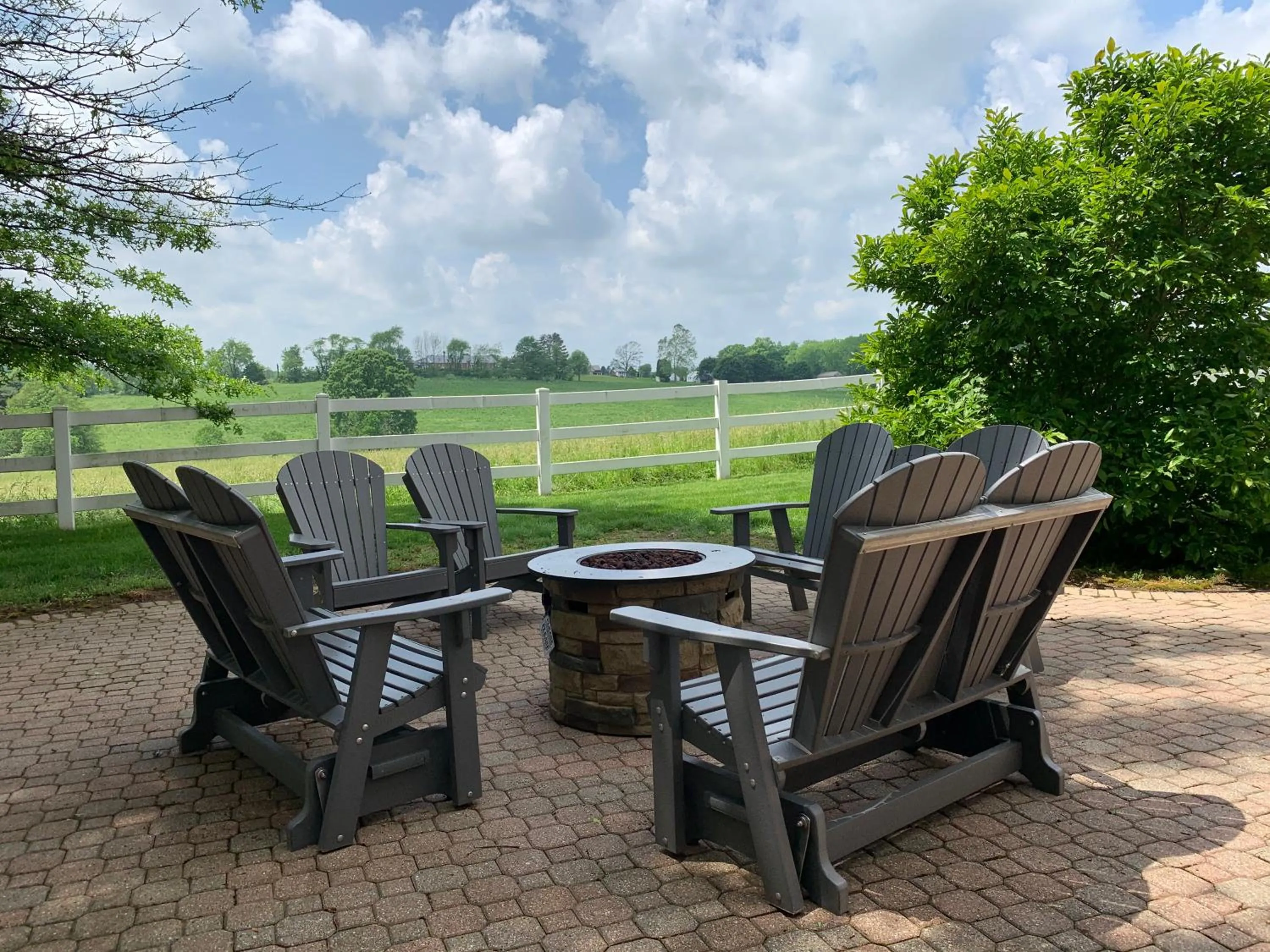 Property building in Inn at Amish Door