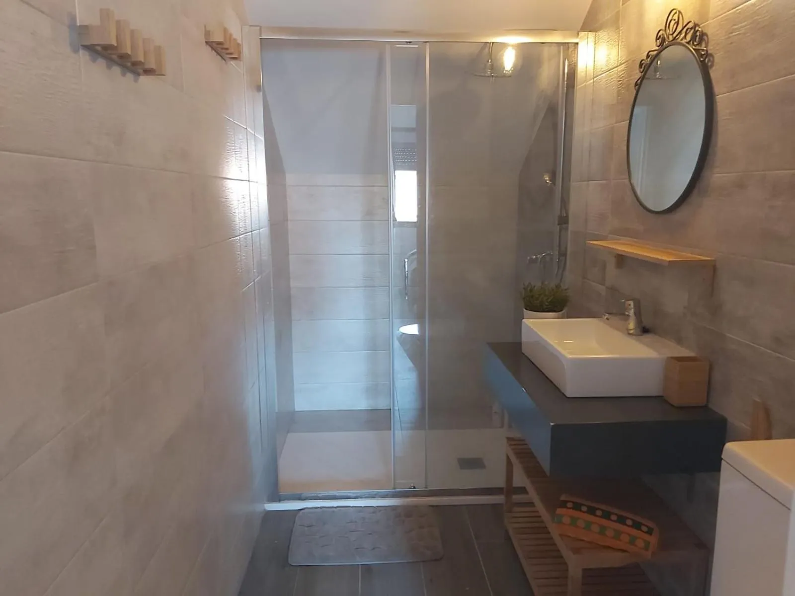 Shower in Bnbook Medea Apartments