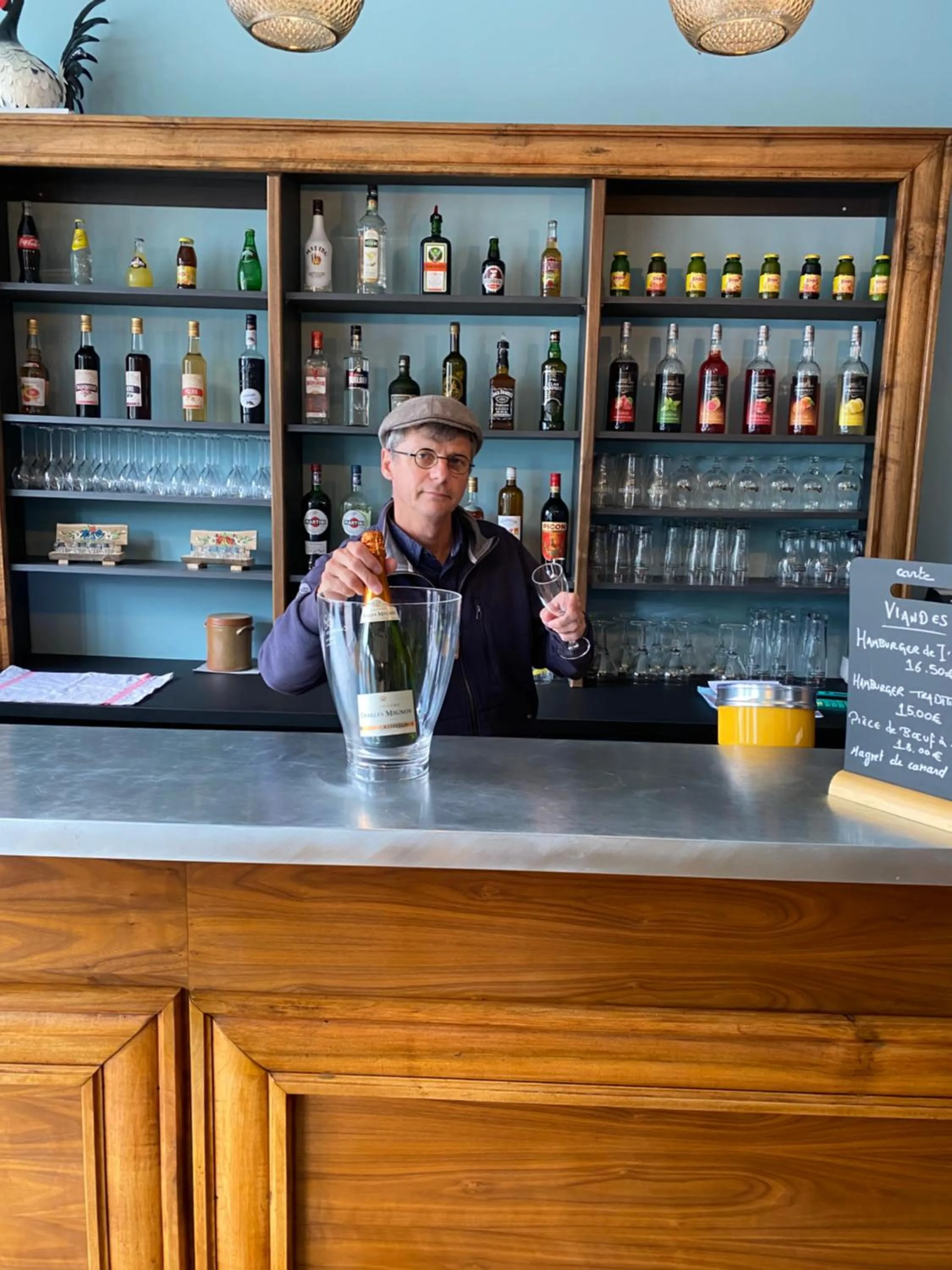 Lounge or bar in hôtel oberland