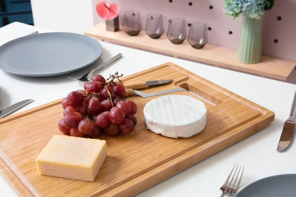 Food and drinks in The Neighborhood Hotel Lincoln Park