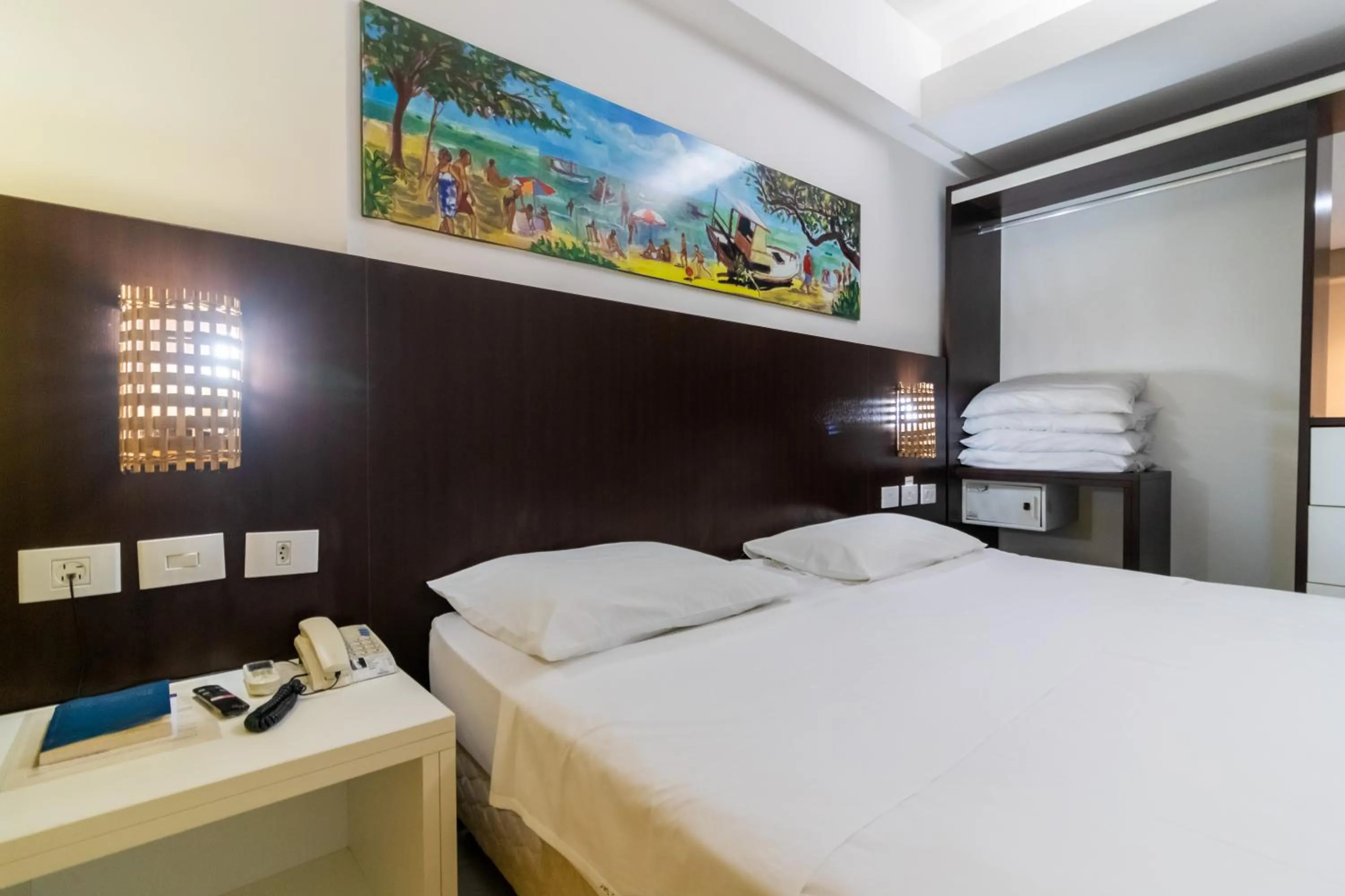 Bed in Flat Pipa's Bay