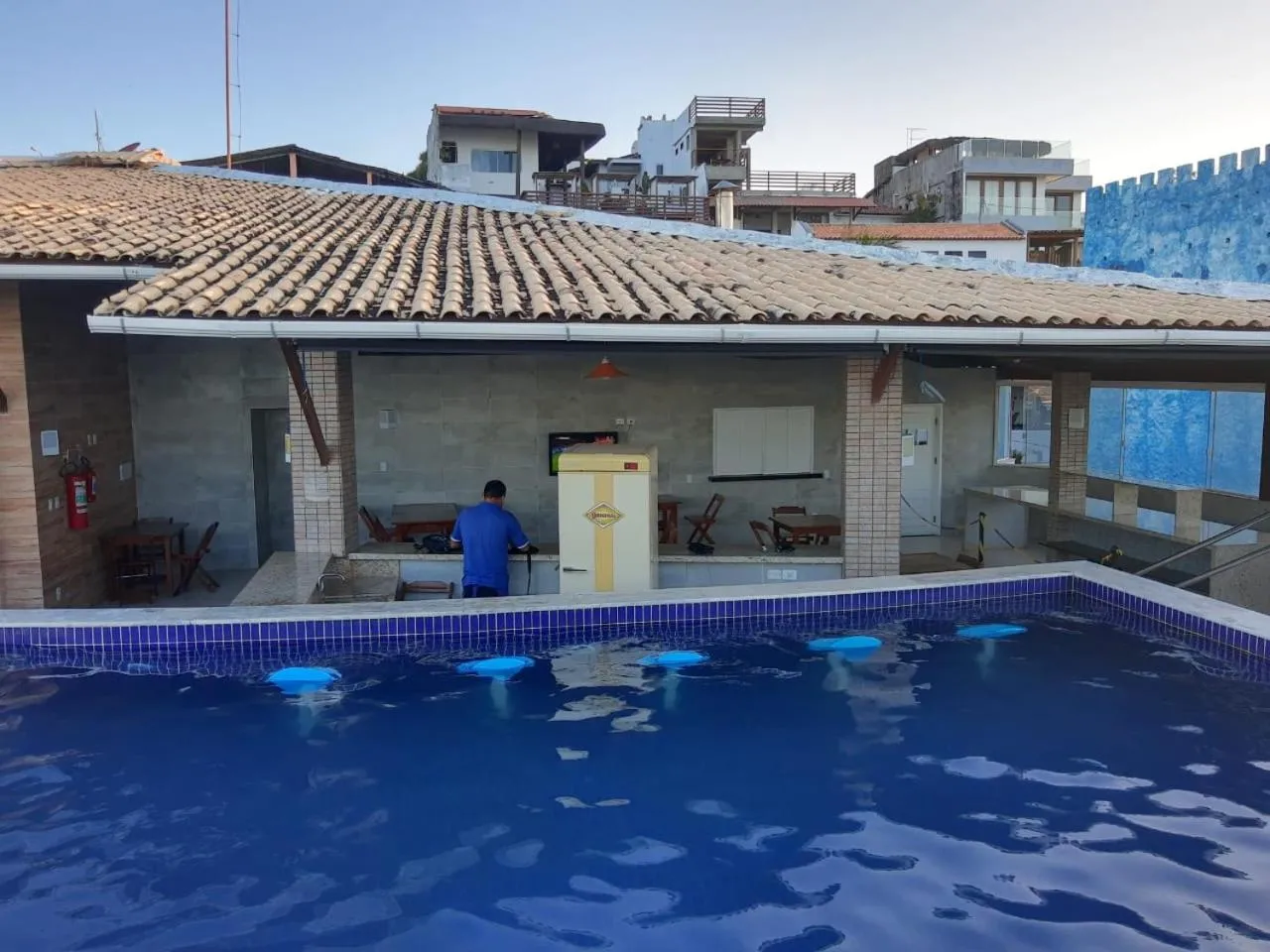 Restaurant/places to eat in Flat Pipa's Bay