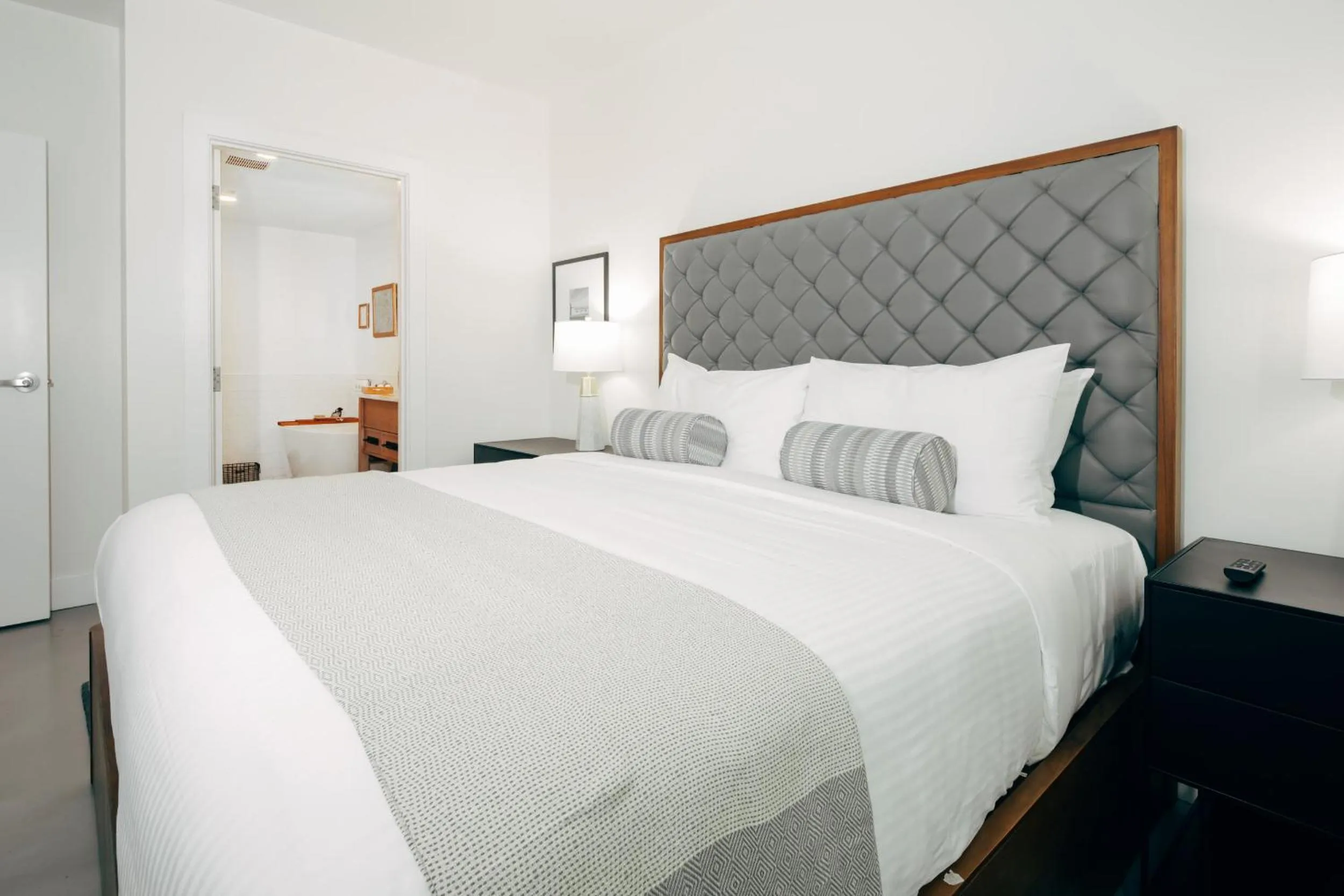 Bedroom, Bed in Colton House Hotel