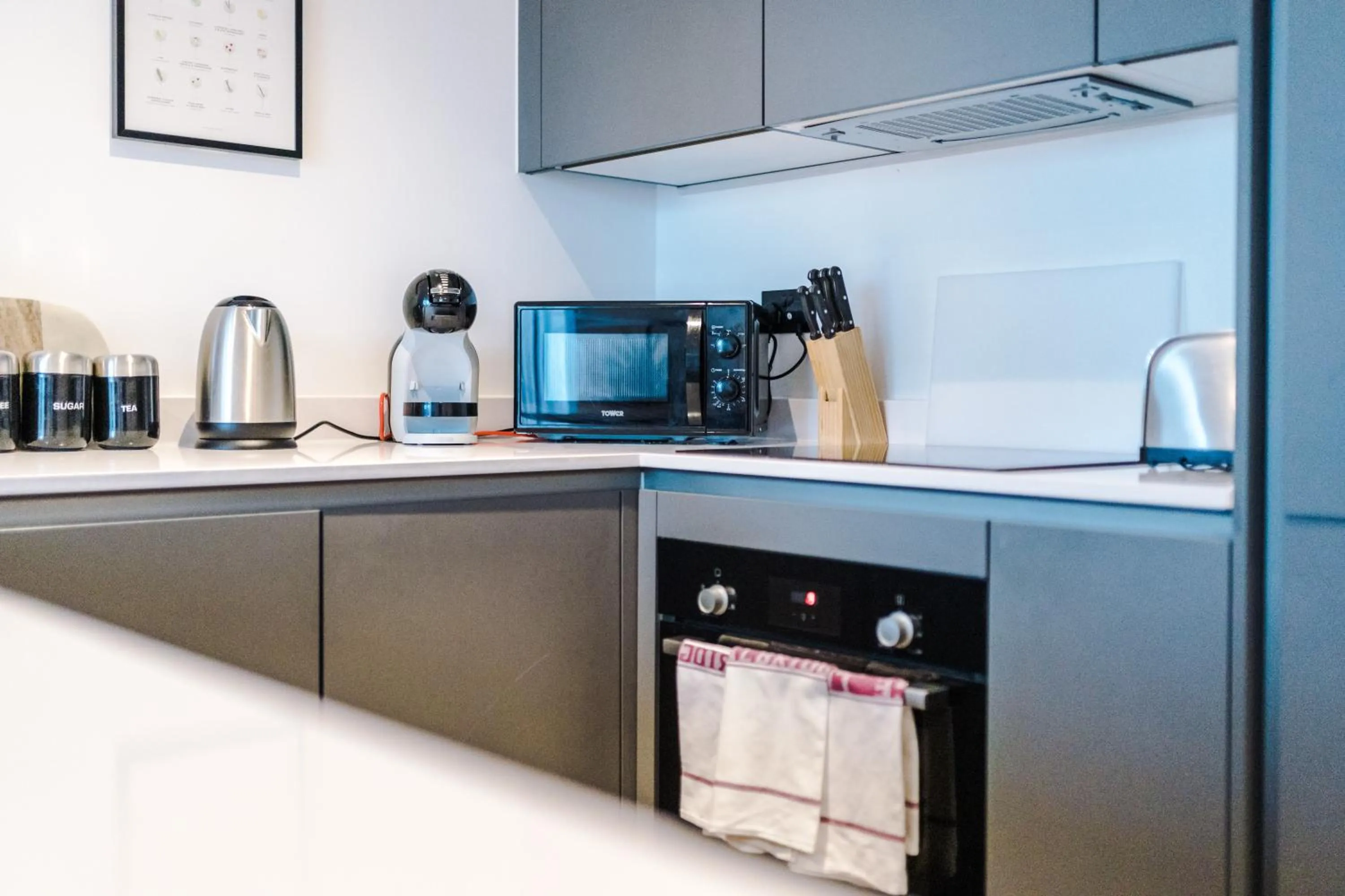 Coffee/tea facilities in Hilltop Serviced Apartments - Piccadilly