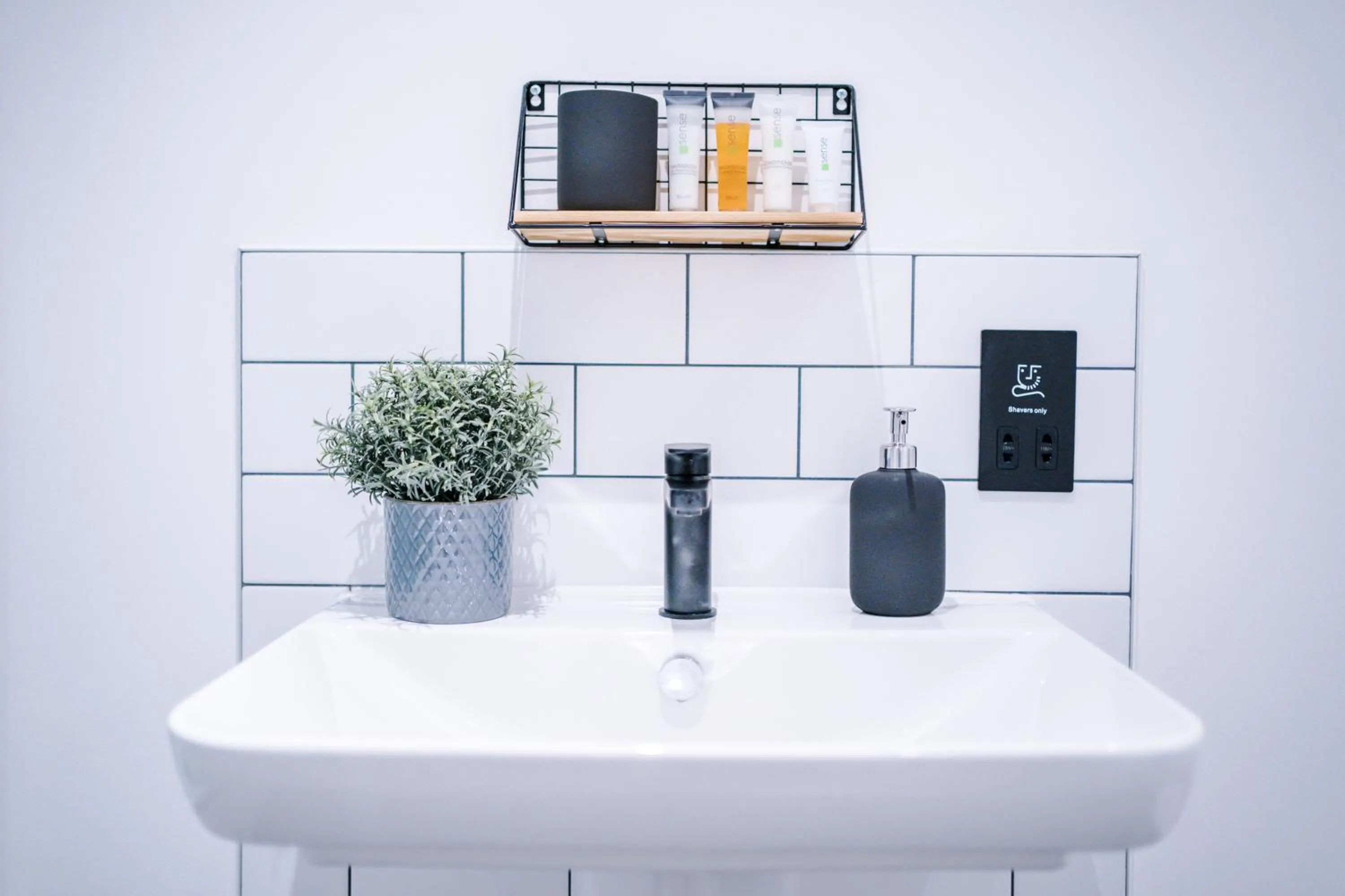 Bathroom in Hilltop Serviced Apartments - Piccadilly