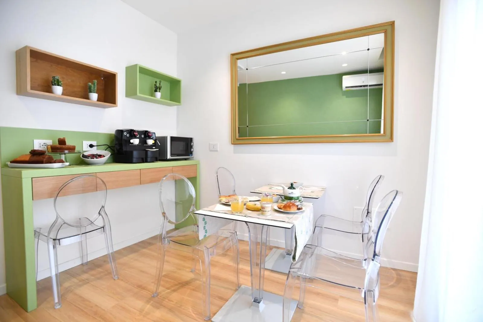 Coffee/tea facilities in Nina B&B