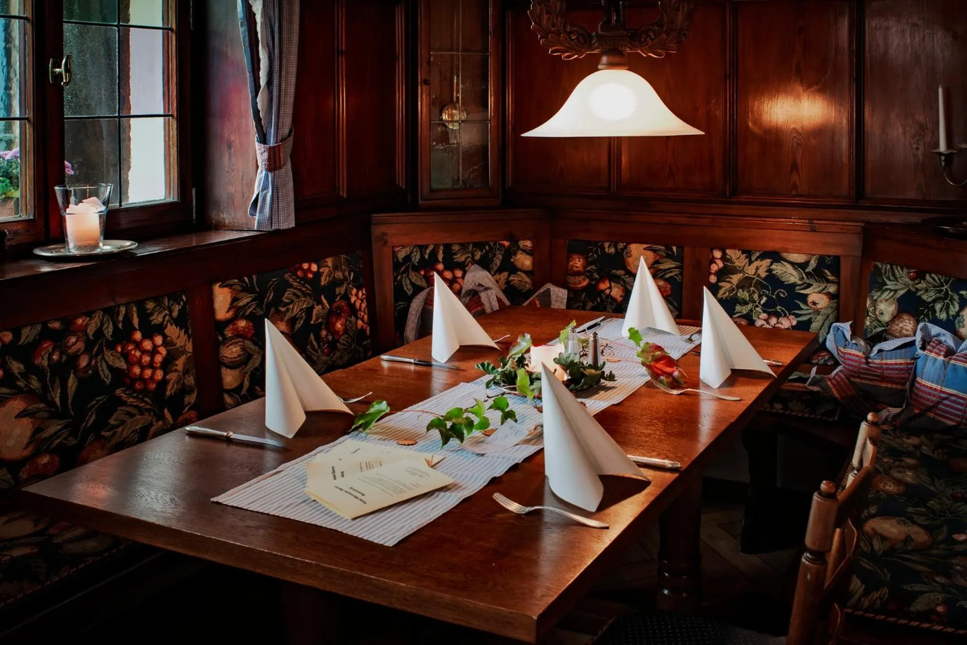 Restaurant/places to eat in Hotel Obertor