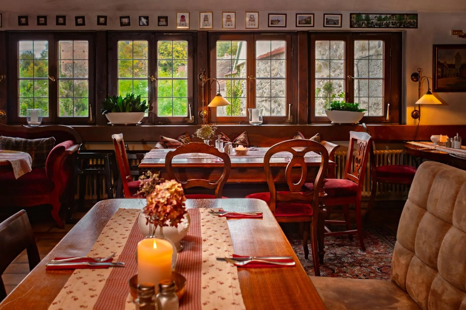 Restaurant/places to eat in Hotel Obertor