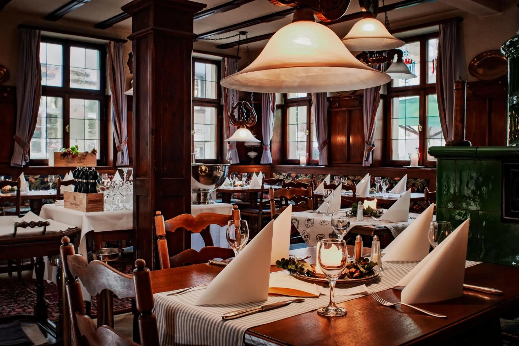 Restaurant/places to eat in Hotel Obertor