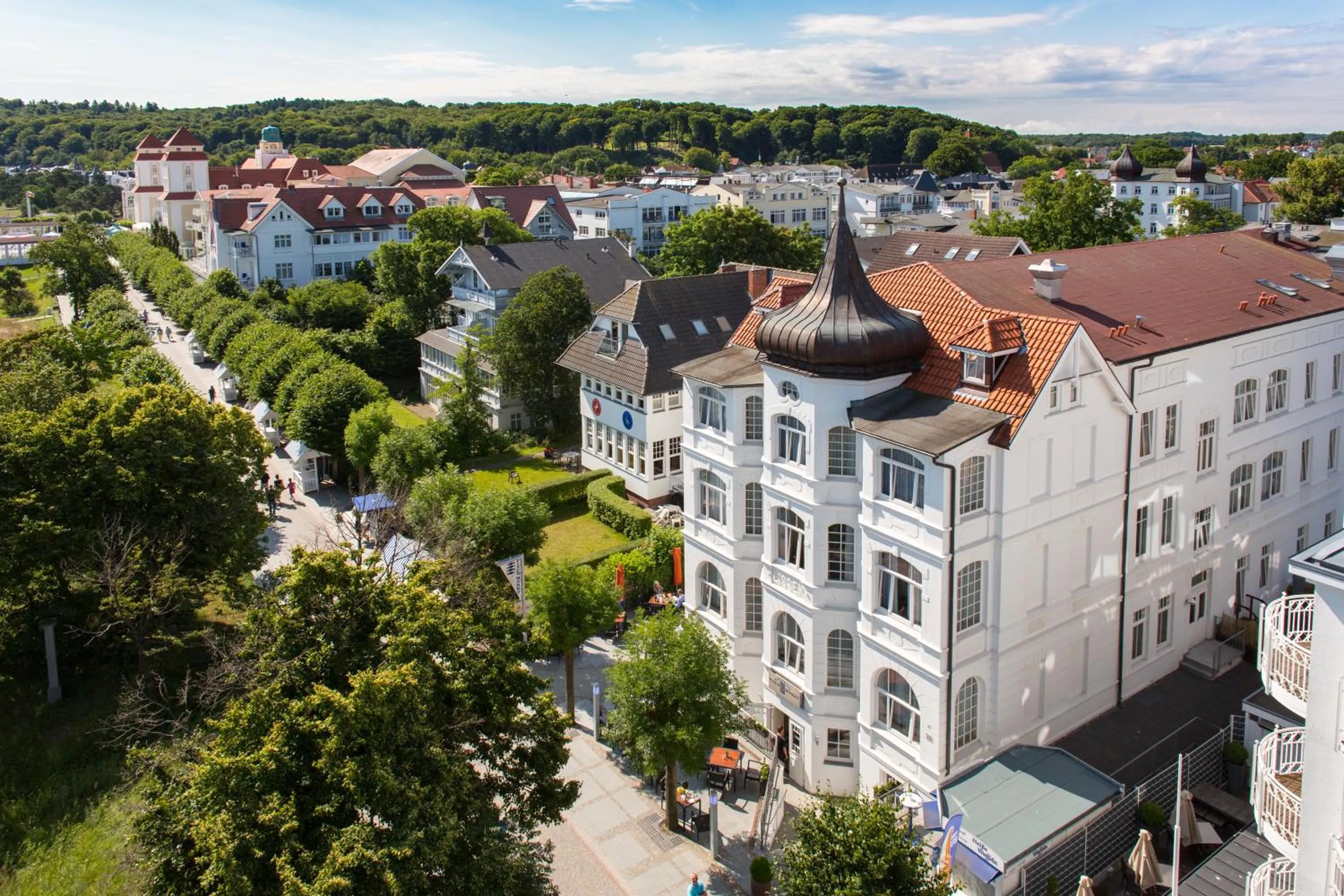 Facade/entrance in Strandhotel Binz
