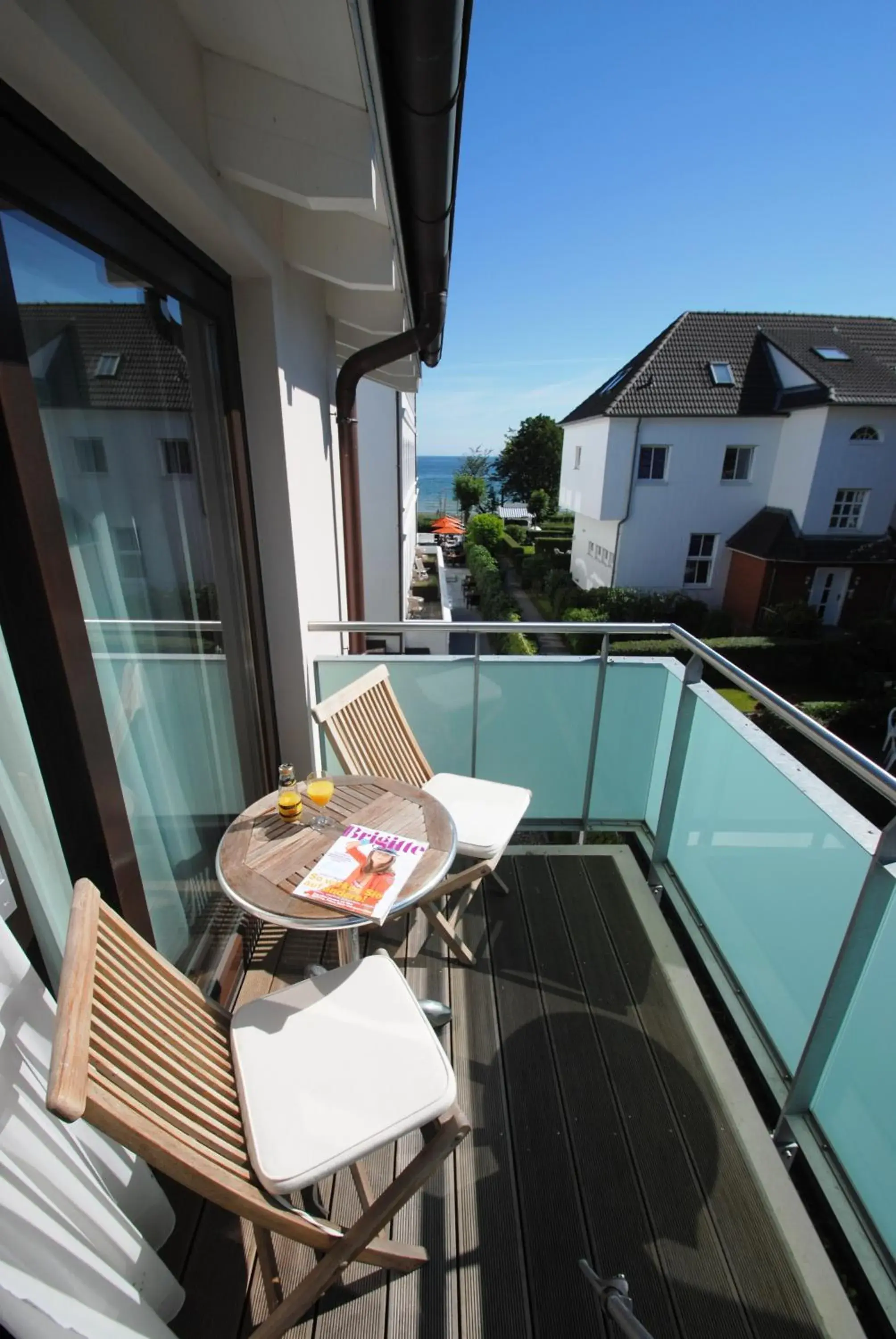 Double Room with Partial Sea View in Strandhotel Binz Double Room with Partial Sea View in Strandhotel Binz