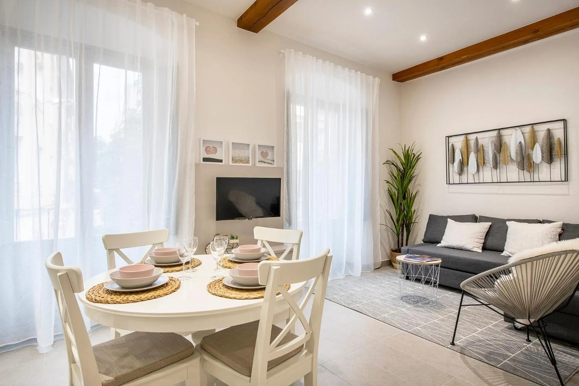 Living room in Lovely & Cozy apartment in the heart of Banyoles