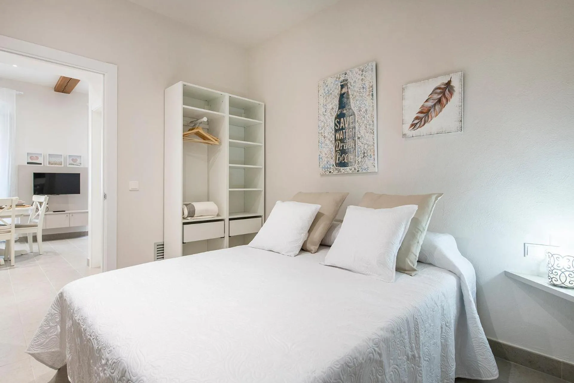 Bed in Lovely & Cozy apartment in the heart of Banyoles