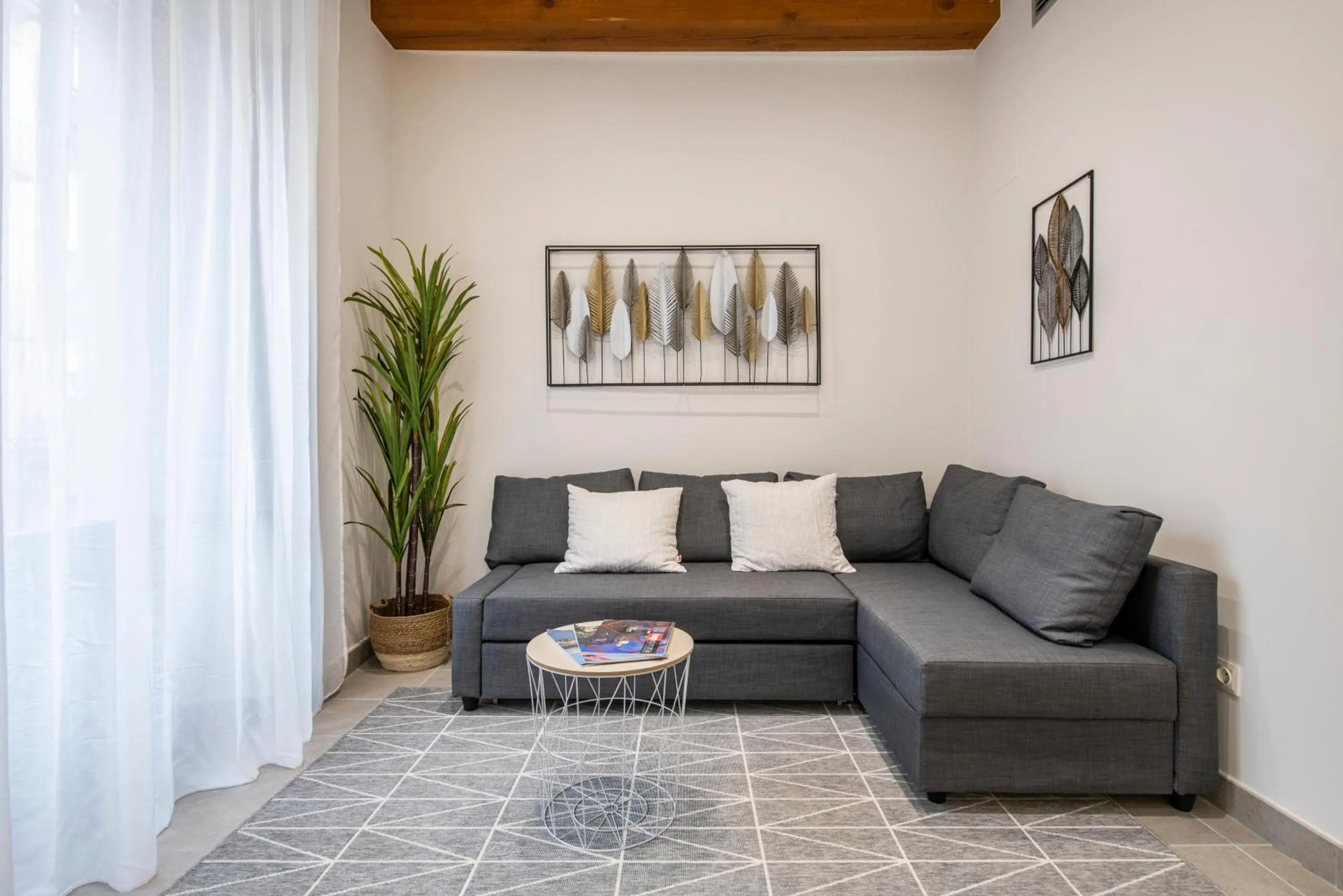 Seating area in Lovely & Cozy apartment in the heart of Banyoles