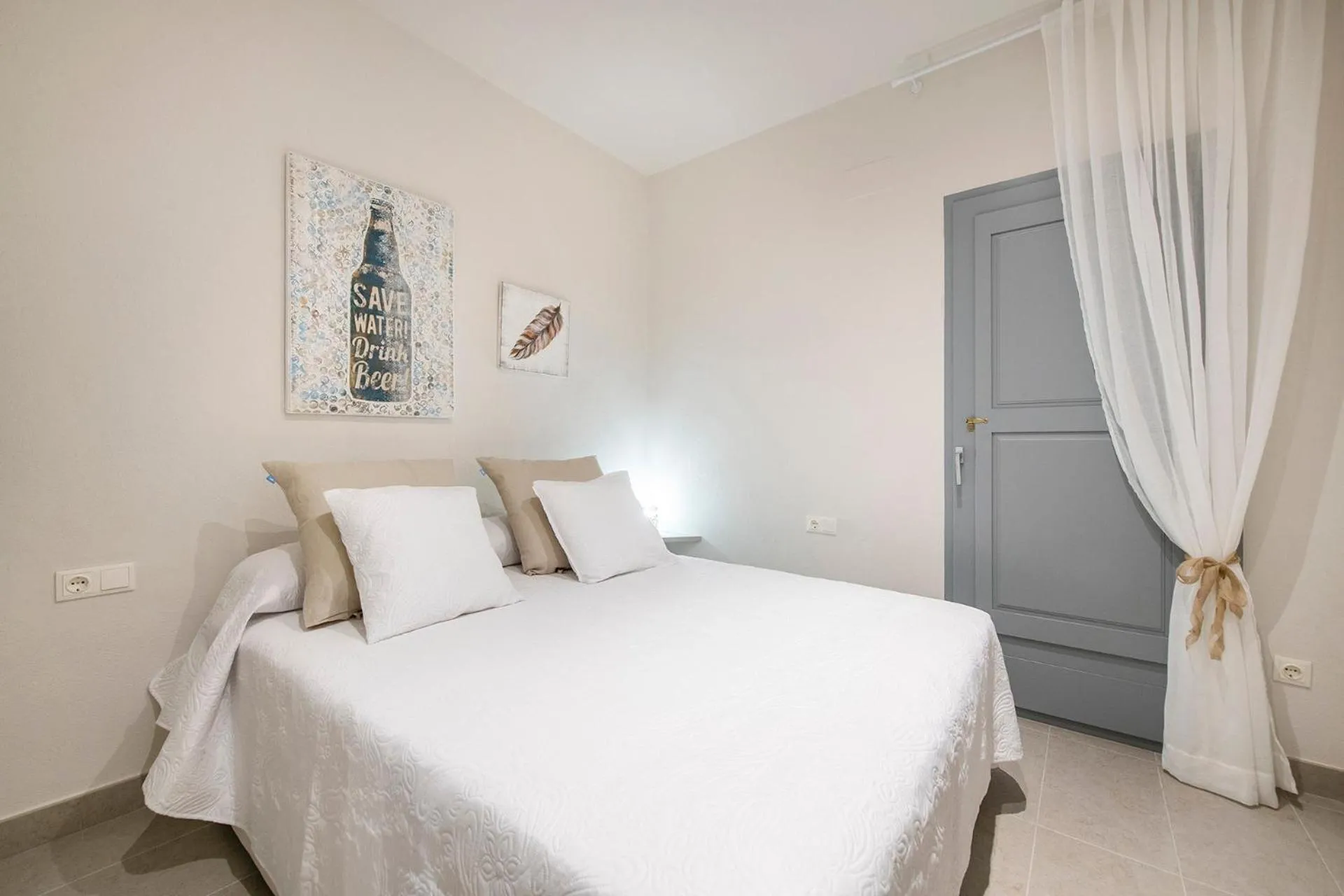 Bed in Lovely & Cozy apartment in the heart of Banyoles