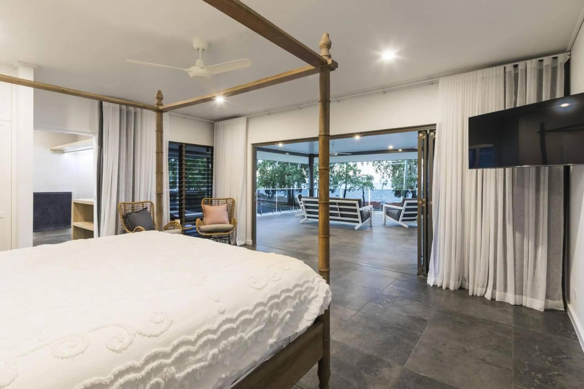 Bed in Belle Escapes Beachfront Luxury Home 53 Arlington Clifton Beach
