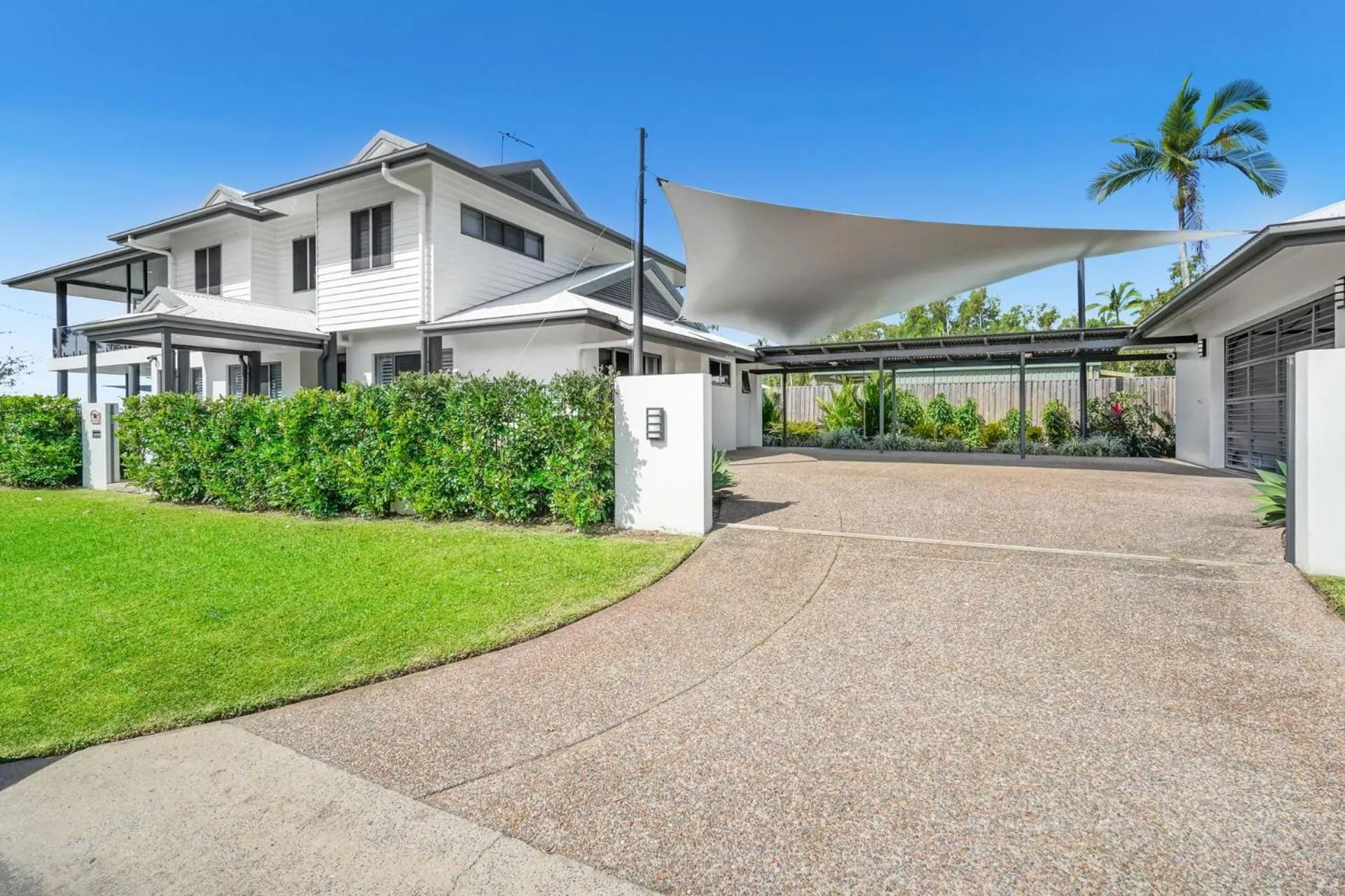 Property building in Belle Escapes Beachfront Luxury Home 53 Arlington Clifton Beach
