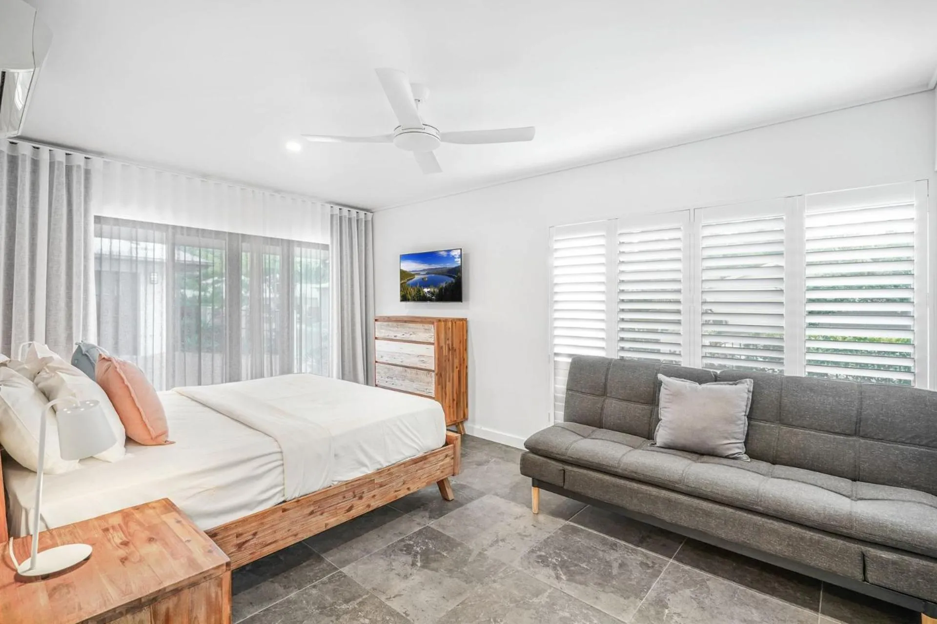 Bed in Belle Escapes Beachfront Luxury Home 53 Arlington Clifton Beach