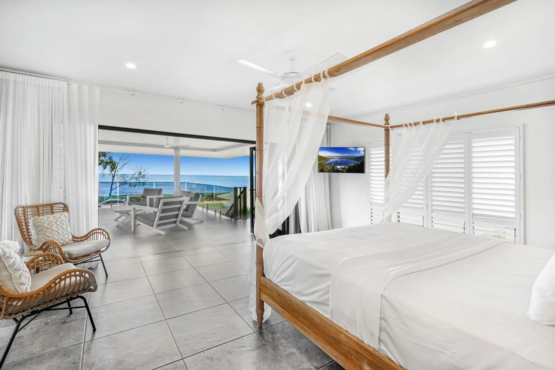 Bed in Belle Escapes Beachfront Luxury Home 53 Arlington Clifton Beach