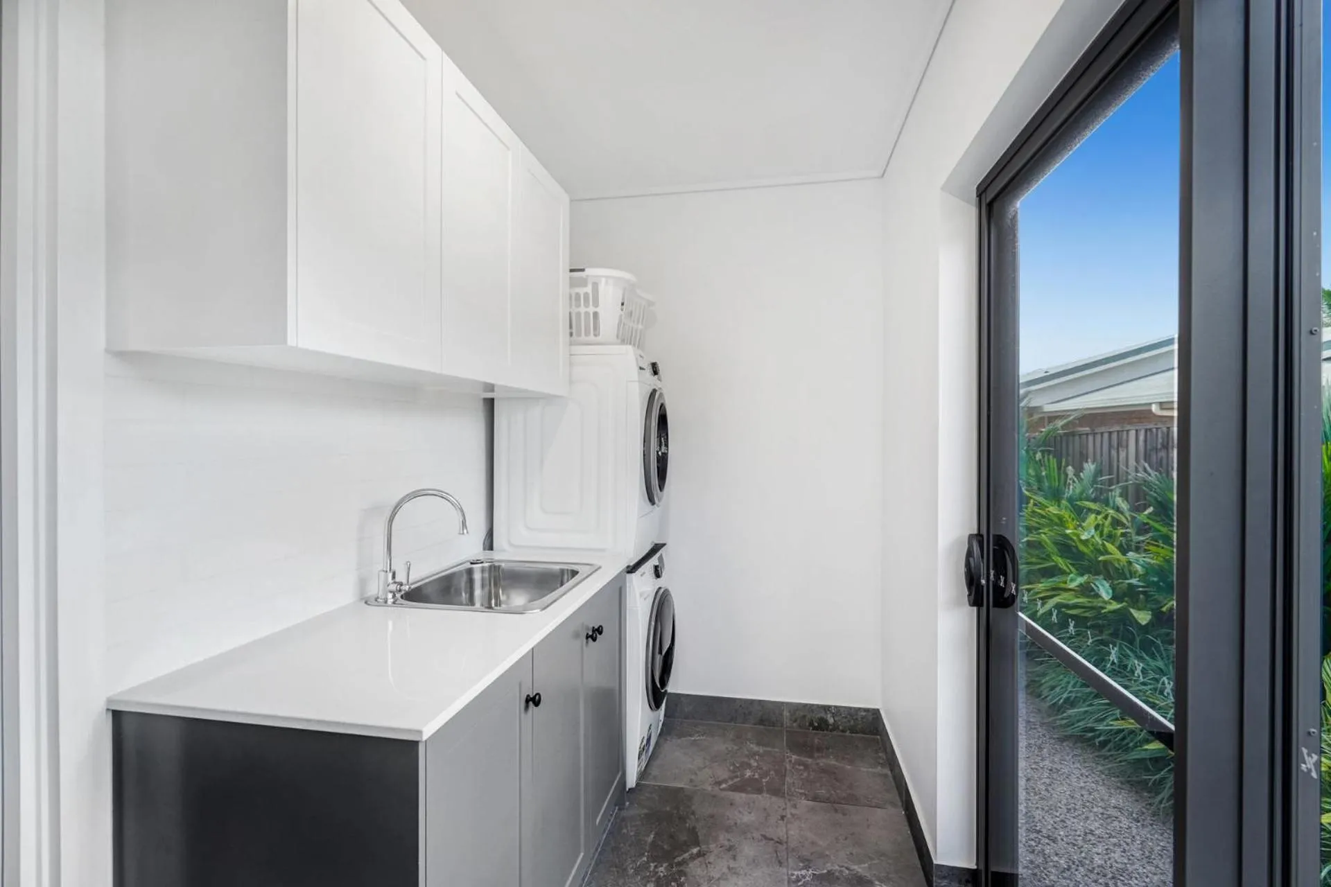laundry in Belle Escapes Beachfront Luxury Home 53 Arlington Clifton Beach