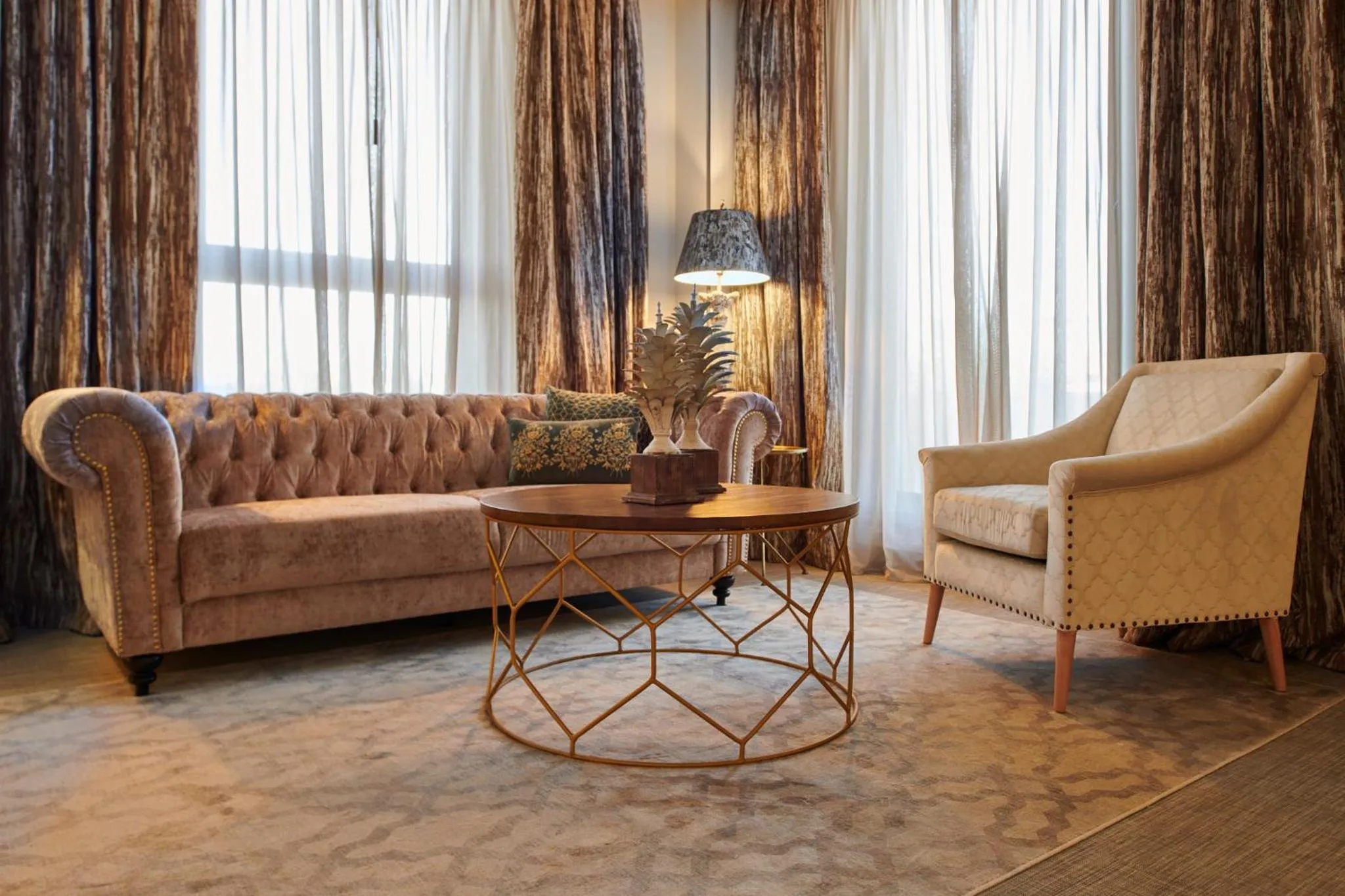 Seating area in Ansares Hotel