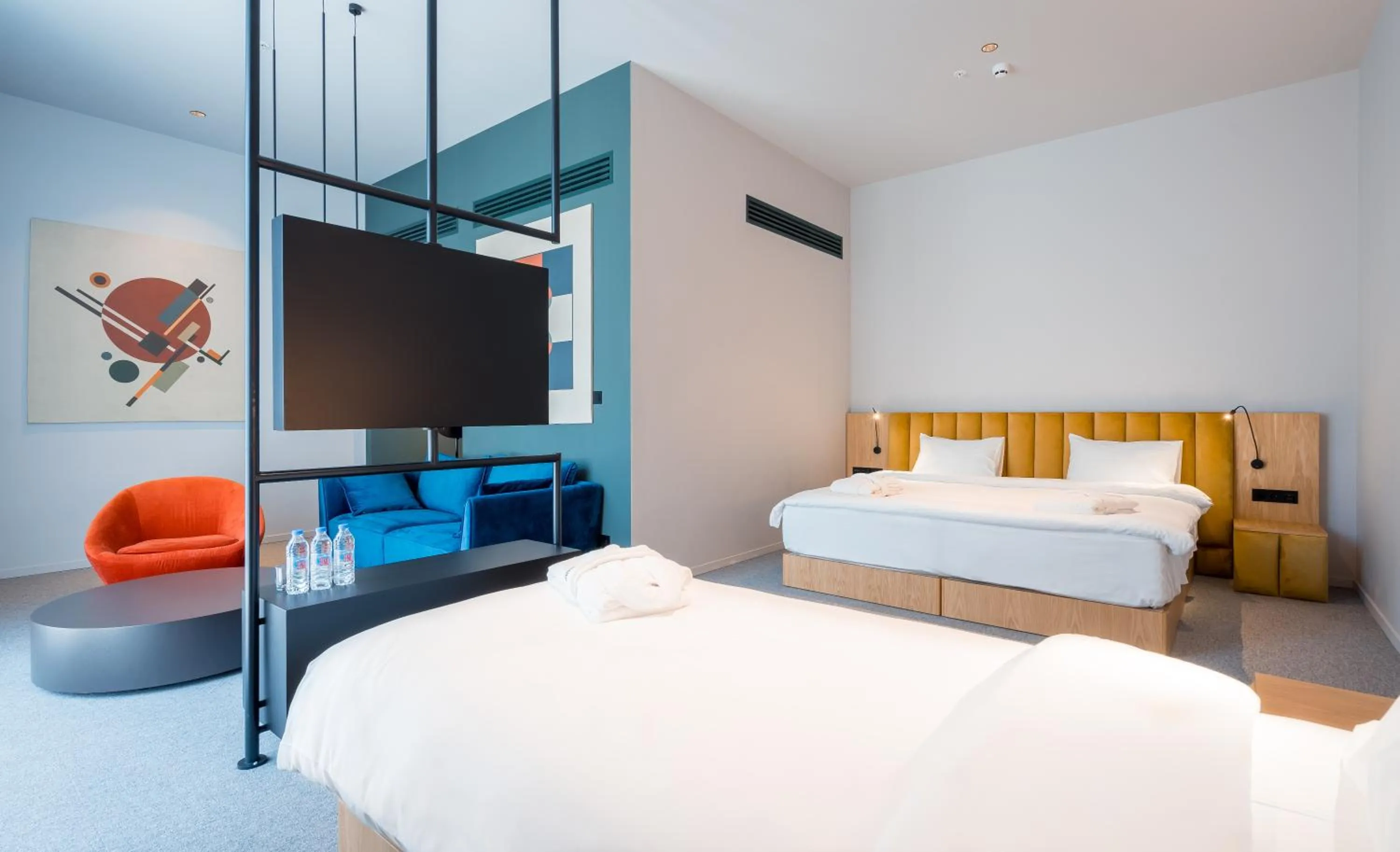 Communal lounge/ TV room, Bed in Episode Tbilisi