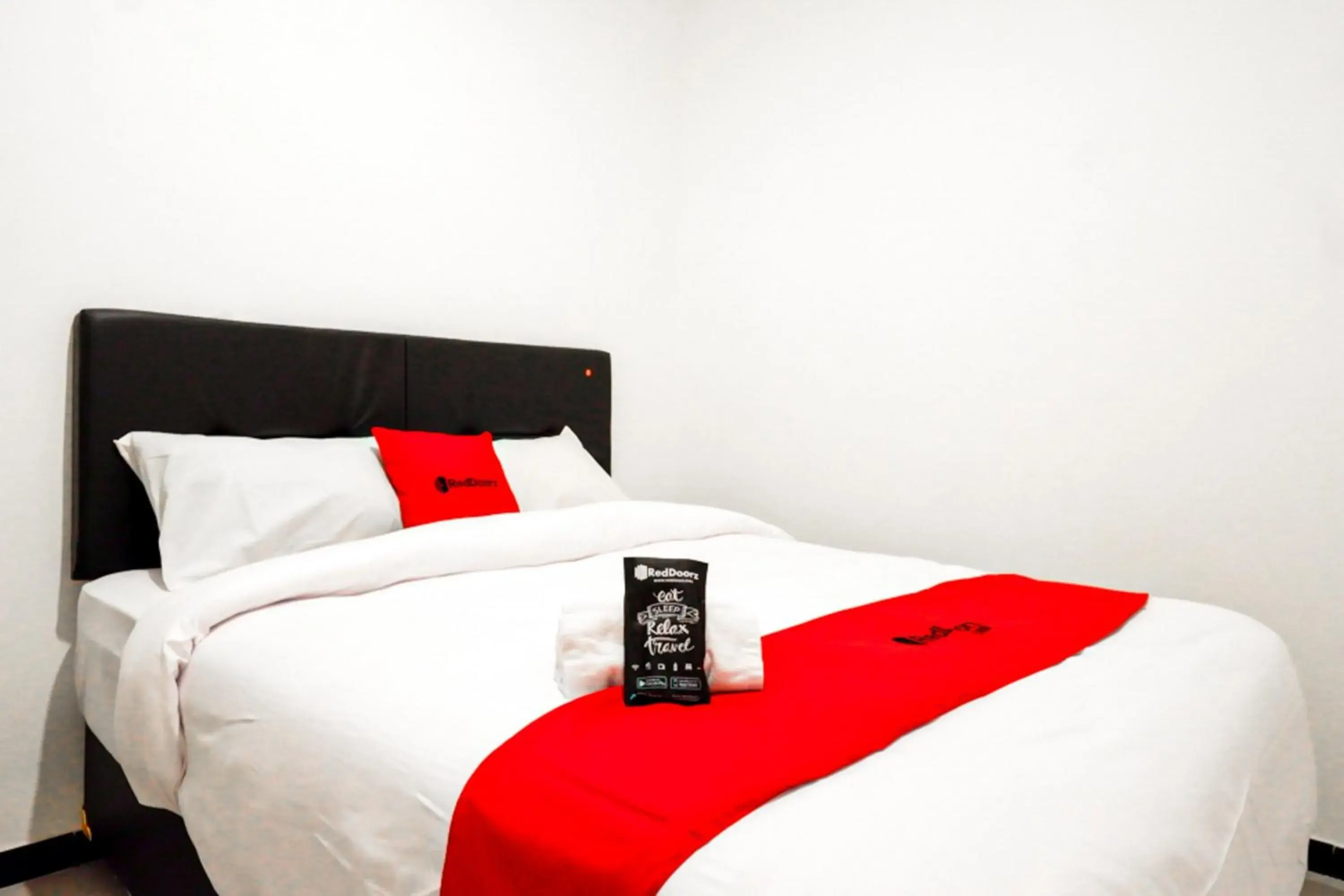 Bedroom, Bed in RedDoorz @ Jalan Wonosari KM.9 Bedroom, Bed in RedDoorz @ Jalan Wonosari KM.9