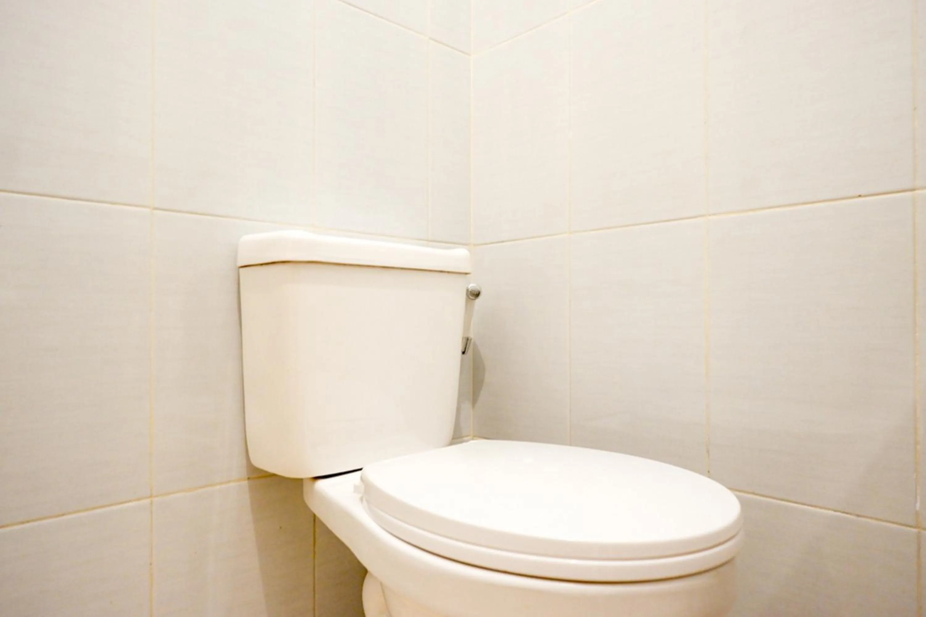 Bathroom in RedDoorz @ Jalan Wonosari KM.9