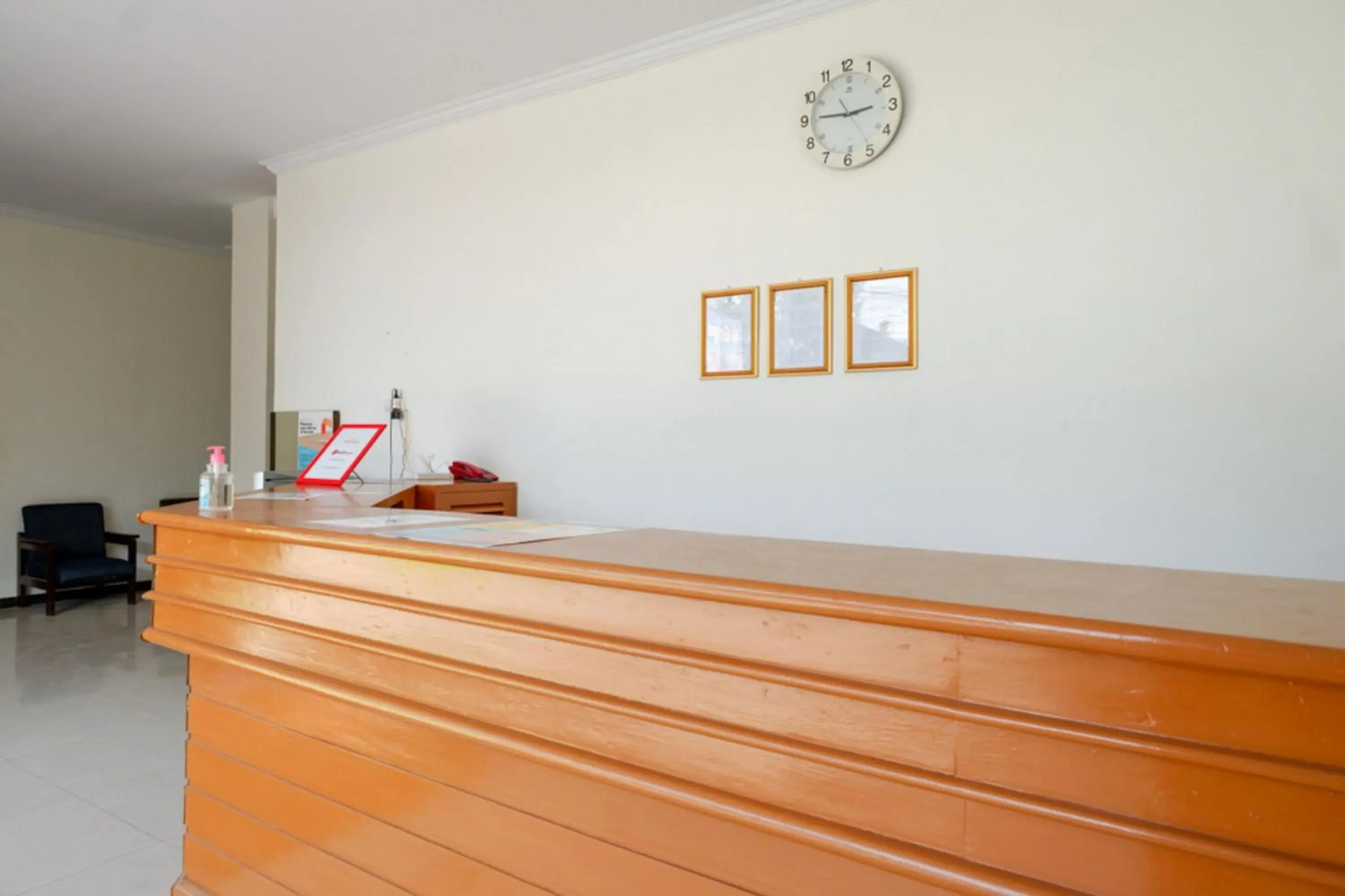 Lobby or reception in RedDoorz @ Jalan Wonosari KM.9 Lobby or reception in RedDoorz @ Jalan Wonosari KM.9